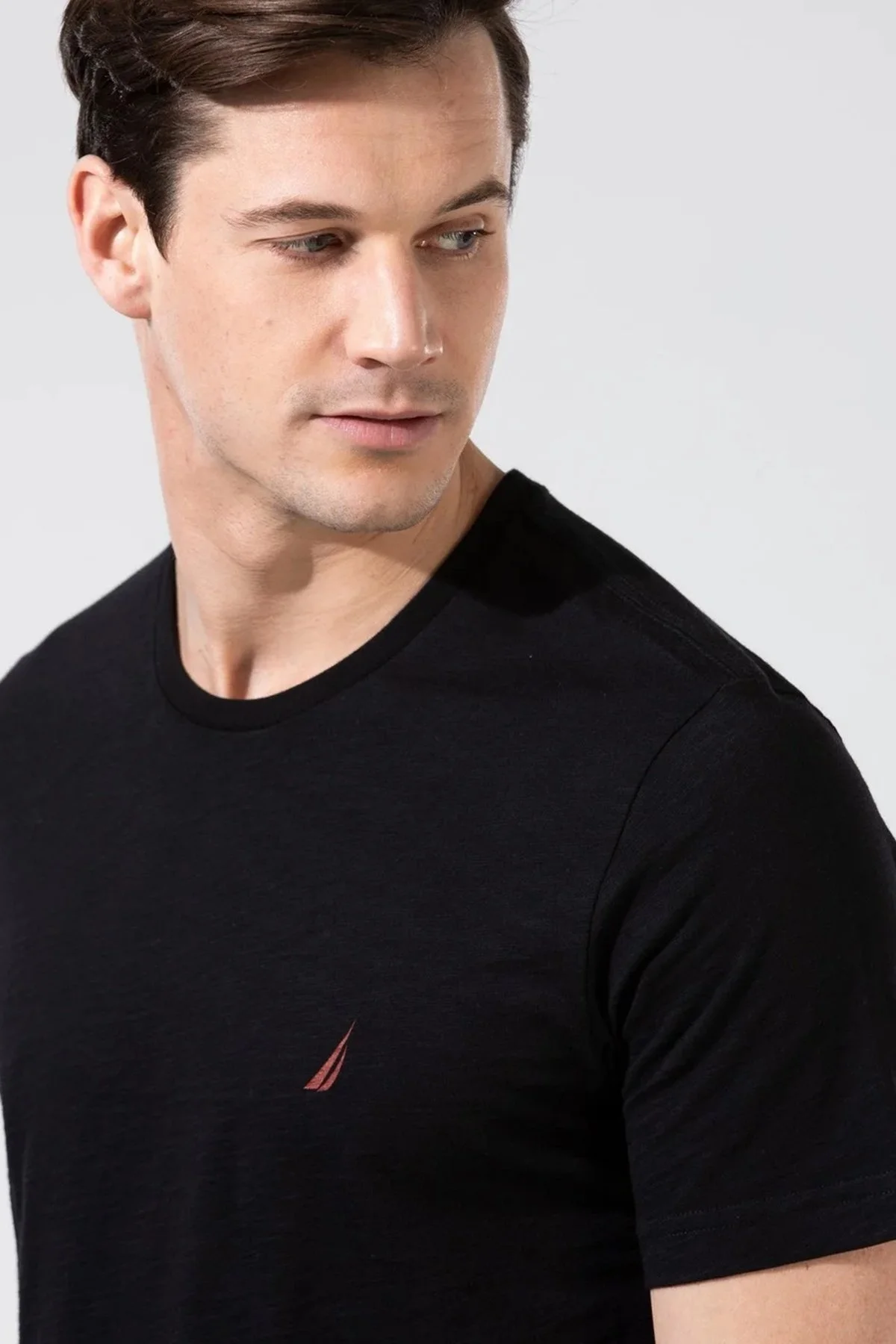 Nautica % 100 Pamuklu Standart Fit Bisiklet Yaka Erkek T Shirt V35015T 0TB SİYAH - 4