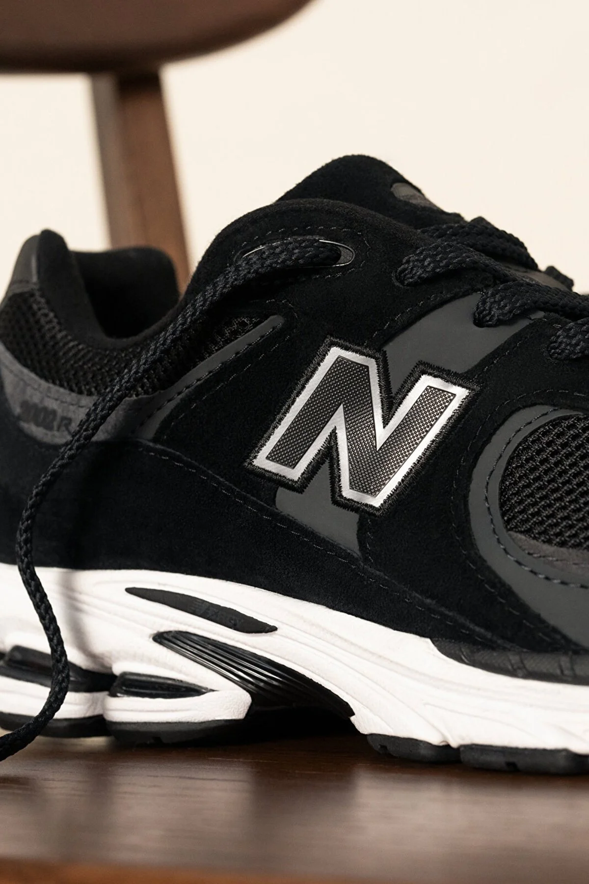 New Balance Deri Logolu Sneaker Unisex Ayakkabı M2002RBK SİYAH - 4