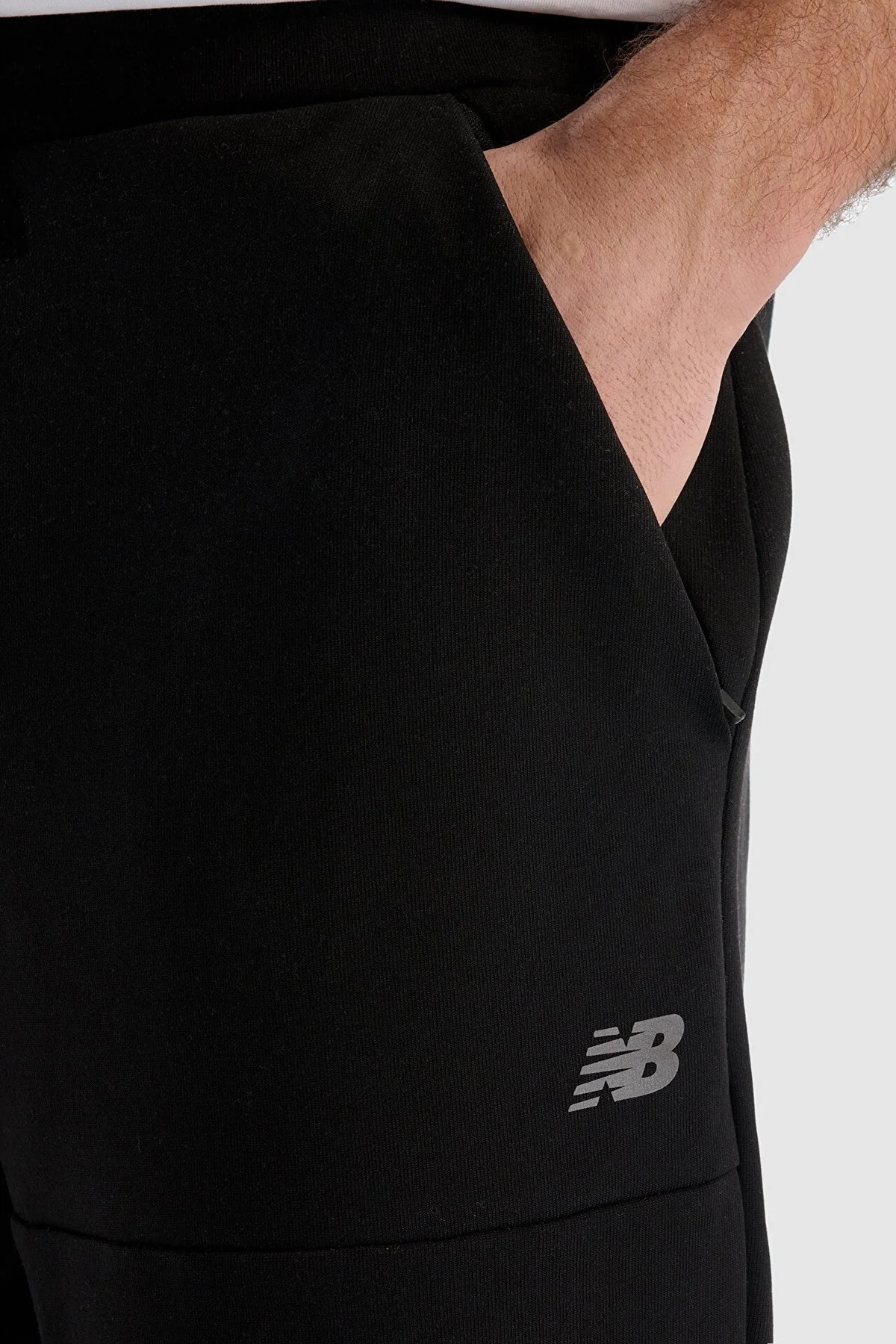 New Balance NB Lifestyle Regular Fit Normal Bel Ribanalı Paça Erkek Eşofman Altı MNP1517 BK SİYAH - 5