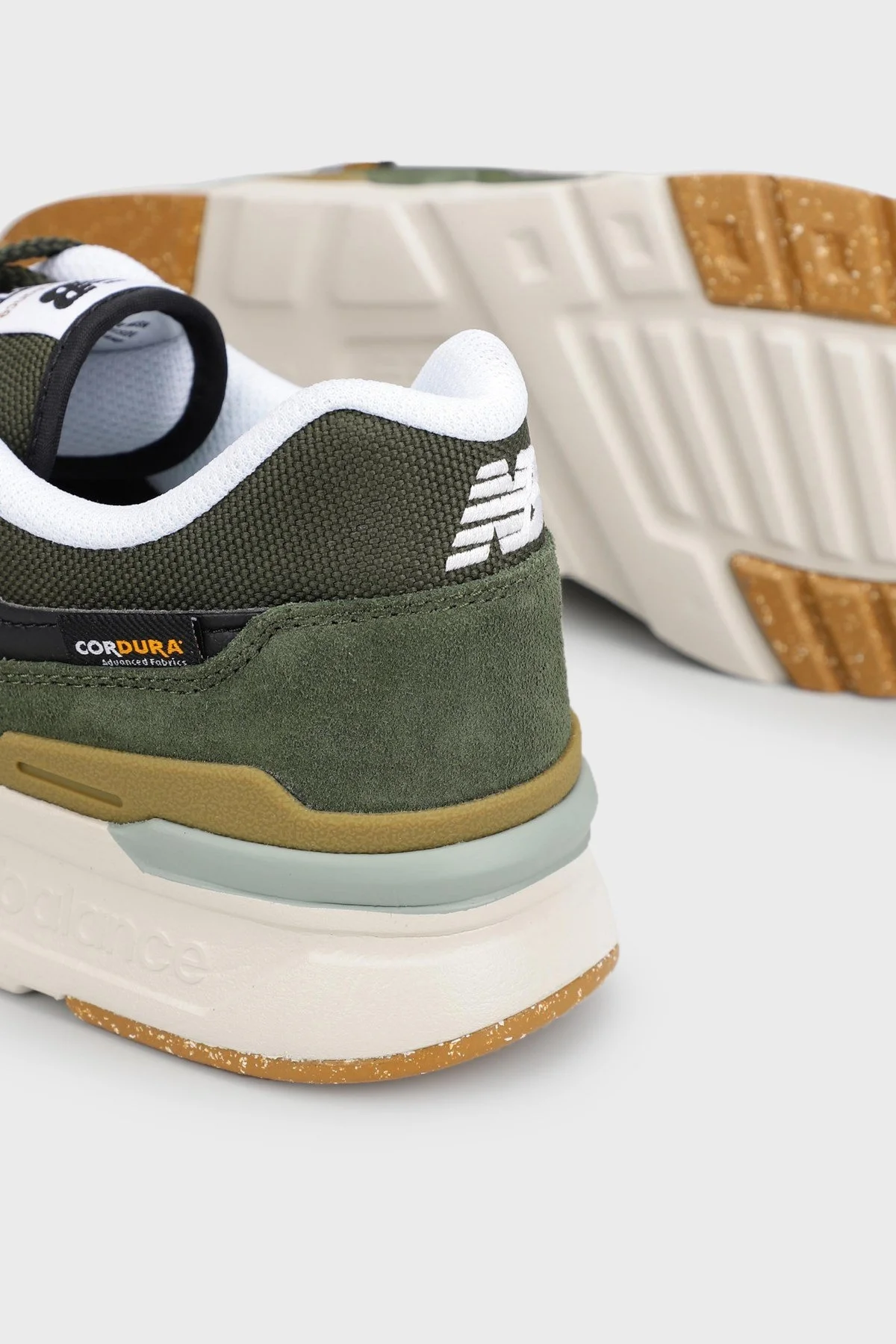 New Balance NB Lifestyle Spor Unisex Ayakkabı CM997HLQ YEŞİL - 5