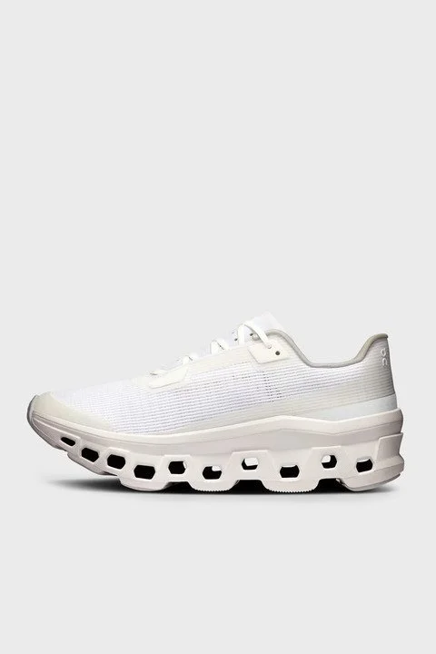 On Running Delikli Taban Detaylı Sneaker Kadın Ayakkabı 3WF10491200 Beyaz - 2