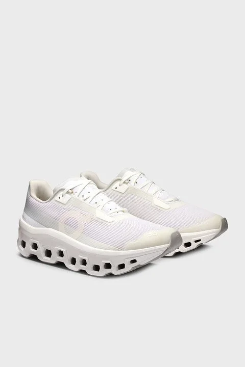 On Running Delikli Taban Detaylı Sneaker Kadın Ayakkabı 3WF10491200 Beyaz - 3