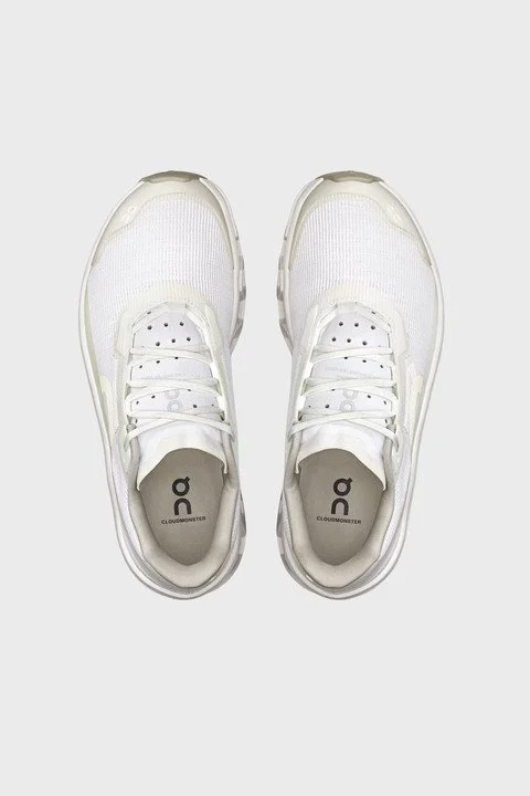 On Running Delikli Taban Detaylı Sneaker Kadın Ayakkabı 3WF10491200 Beyaz - 4