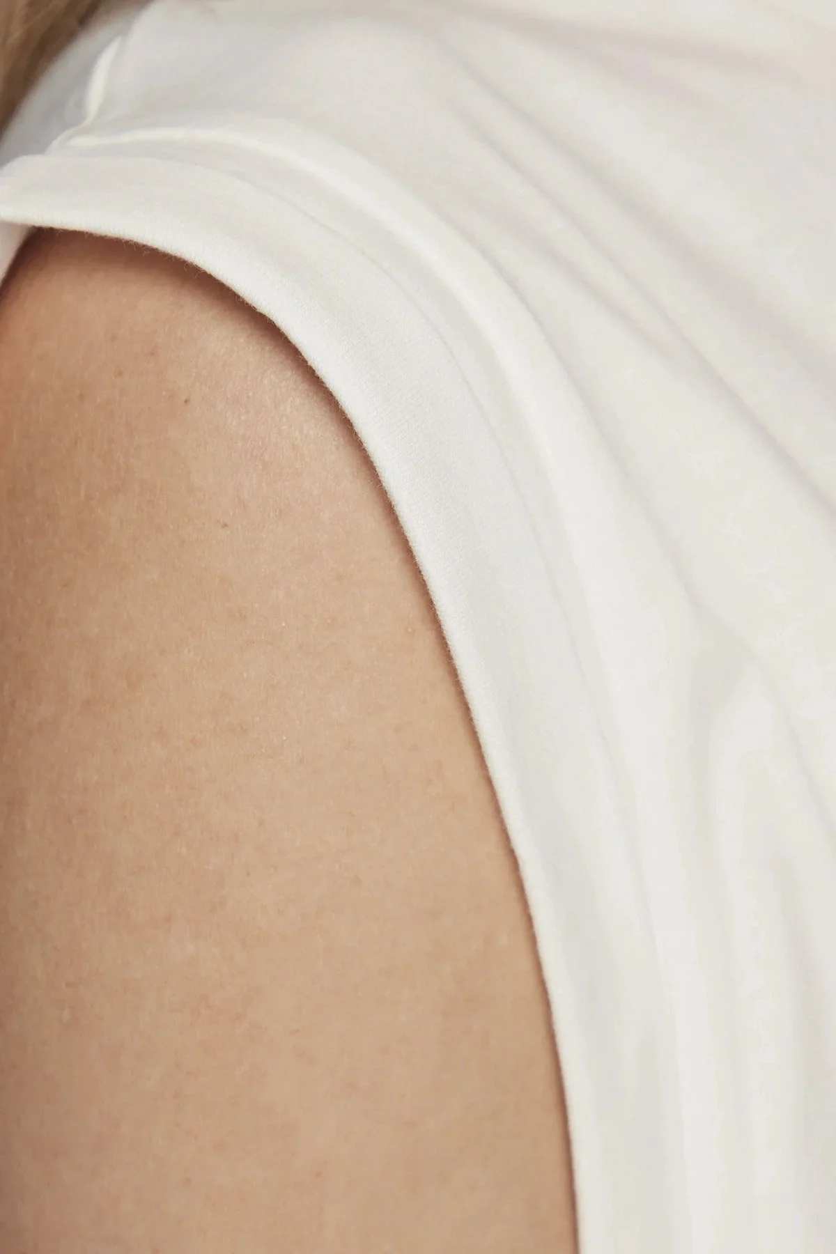 Pinko Baskılı Bağlama Detaylı Bisiklet Yaka % 100 Pamuk Regular Fit Bayan T Shirt 101123 A0U1 Z07 BEYAZ - 5