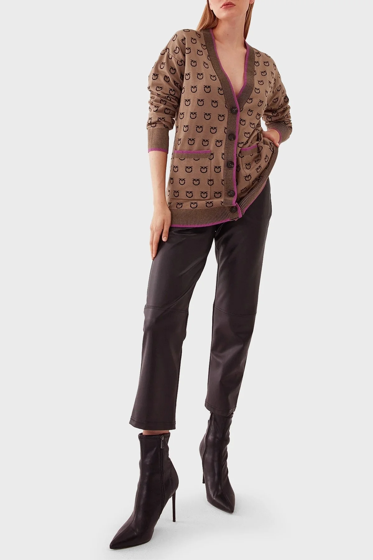 Pinko Düğmeli V Yaka Çift Cepli Logo Desenli Relaxed Fit Bayan Hırka 101562 A112 CZ3 KAHVE - 3