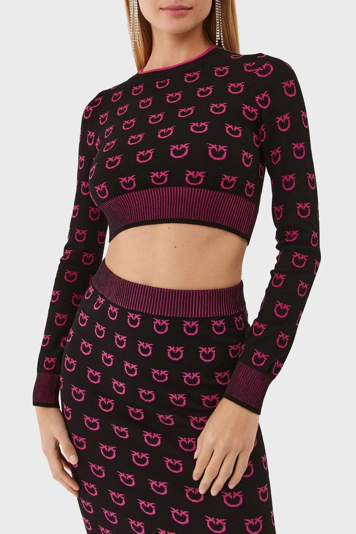 Pinko Logo Desen Baskılı Uzun Kollu Regular Fit Crop Bayan Sweat 101561 A112 ZW1 SİYAH-PEMBE - 1