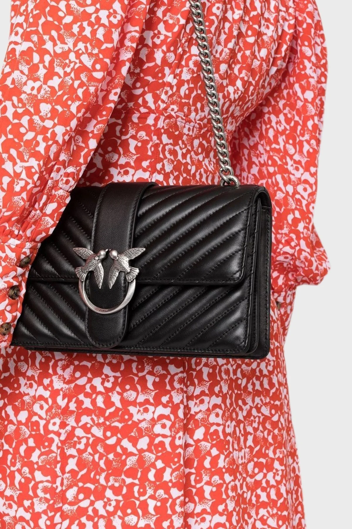 Pinko Logolu Zincir Askılı % 100 Deri Bayan Çanta 1P22JP Y7SQ Z99O SİYAH - 3