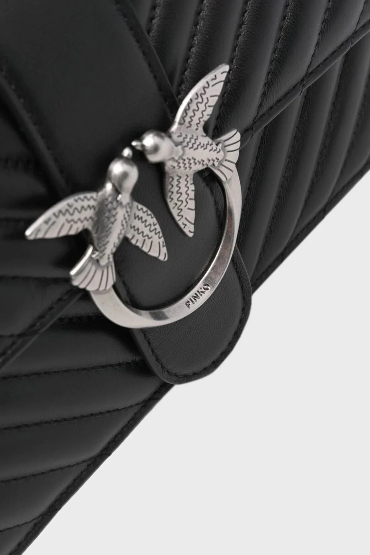 Pinko Logolu Zincir Askılı % 100 Deri Bayan Çanta 1P22JP Y7SQ Z99O SİYAH - 5