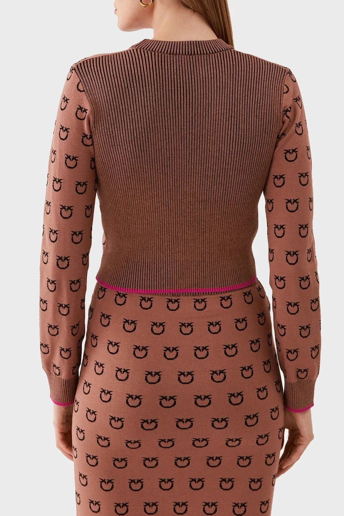 Pinko Regular Fit Düğmeli V Yaka Uzun Kollu Logo Desenli Crop Bayan Hırka 101563 A112 CZ3 KAHVE - 3