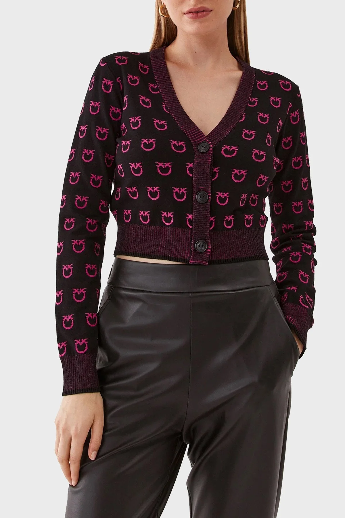 Pinko Regular Fit Düğmeli V Yaka Uzun Kollu Logo Desenli Crop Bayan Hırka 101563 A112 ZW1 SİYAH-PEMBE - 1