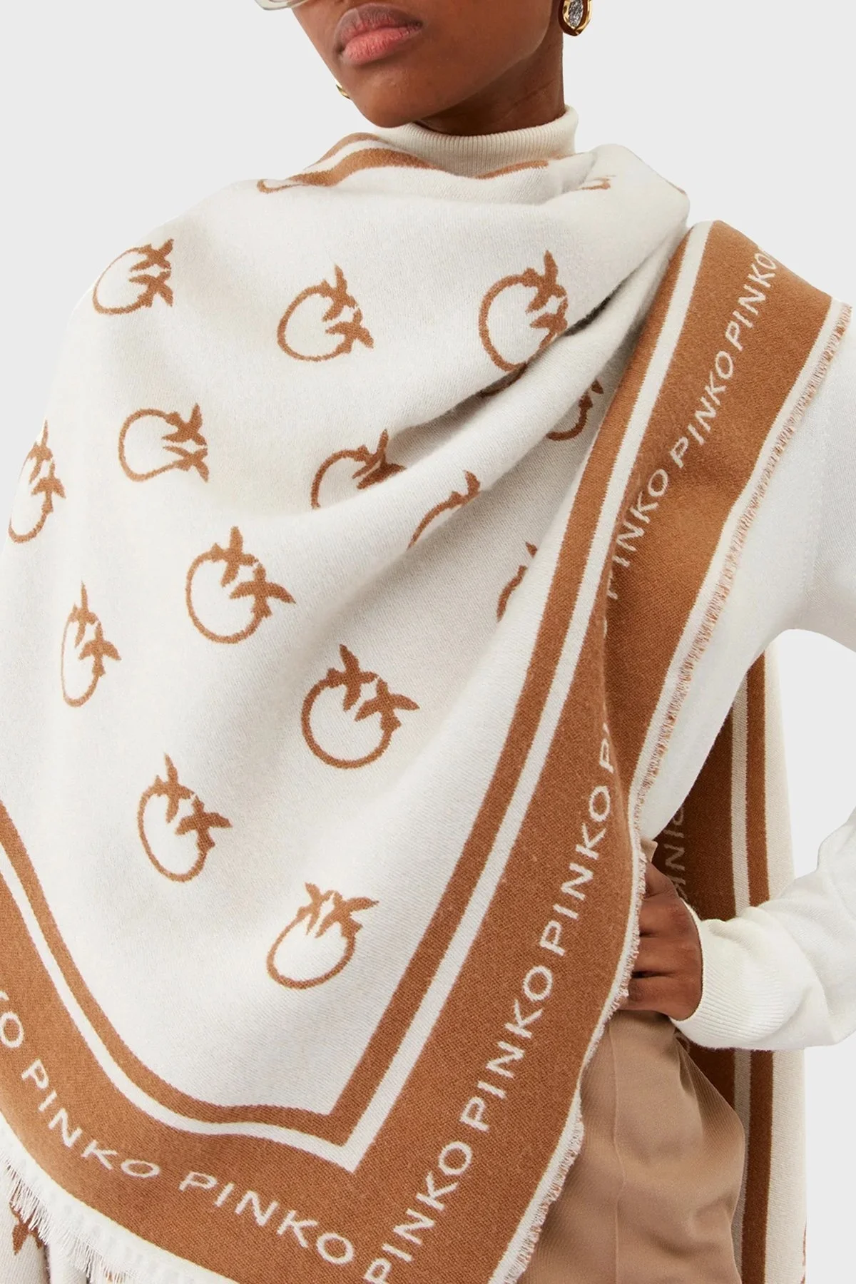 Pinko Yünlü Logo Desenli Standart Fit Bayan Panço 101557 A0CJ ZCA BEYAZ-CAMEL - 4