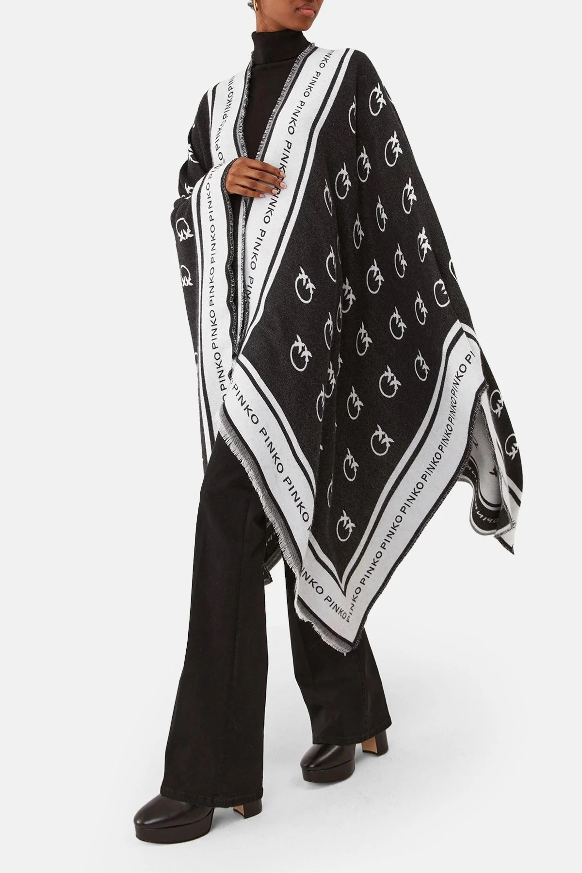 Pinko Yünlü Logo Desenli Standart Fit Bayan Panço 101557 A0CJ ZCB SİYAH-BEYAZ - 1