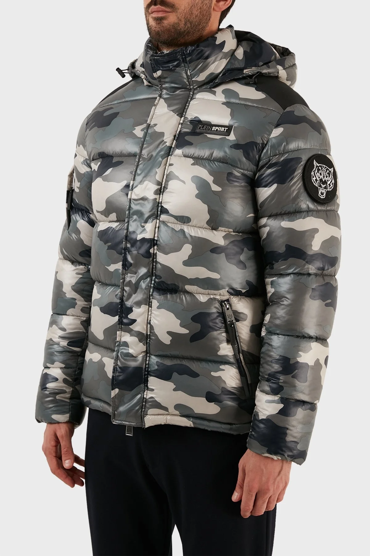 Plein Sport Logolu Kamuflaj Desenli Yalıtımlı Çıkarılabilir Kapüşonlu Erkek Mont UPPS10232 HAKİ - 2