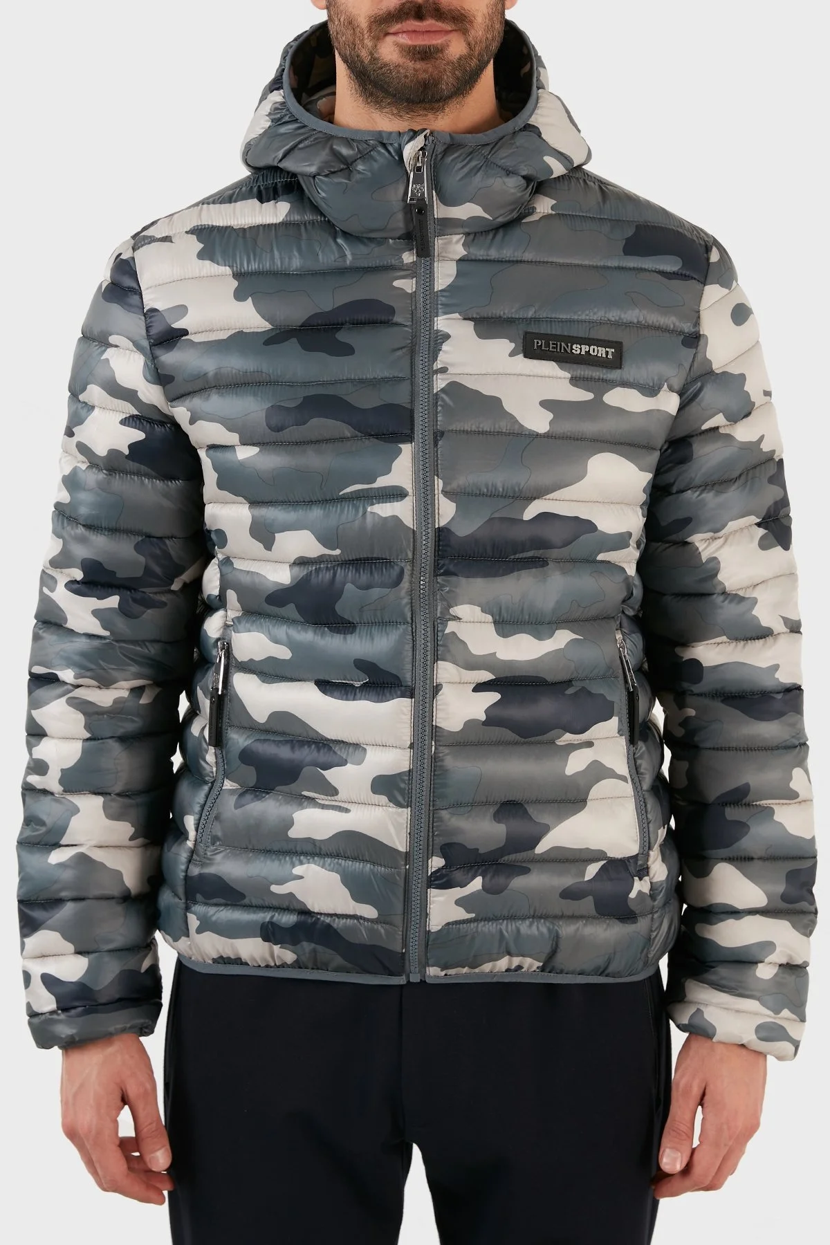 Plein Sport Logolu Kamuflaj Desenli Yalıtımlı Kapüşonlu Erkek Mont UPPS10332 KAMUFLAJ-HAKI - 1