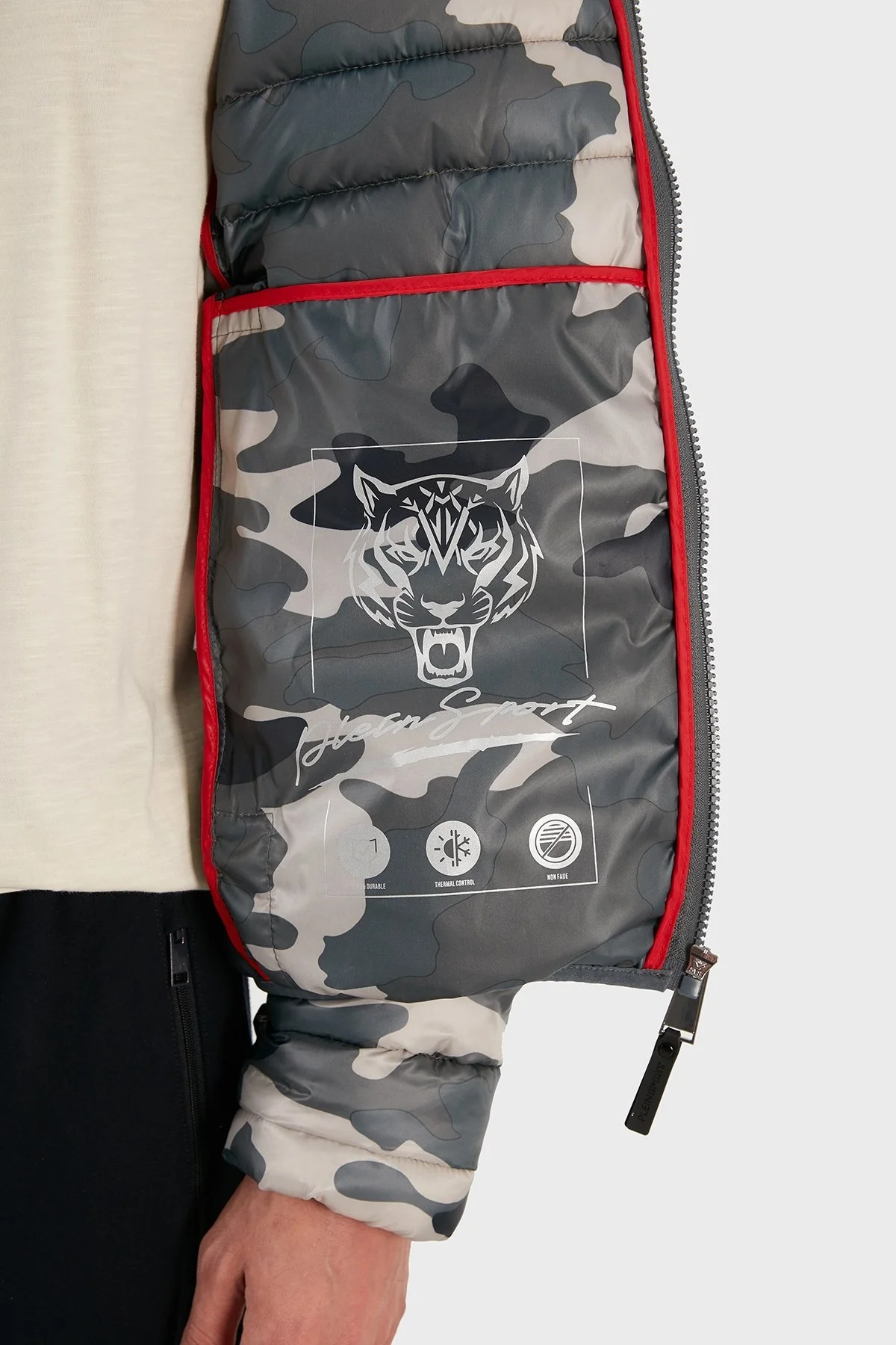 Plein Sport Logolu Kamuflaj Desenli Yalıtımlı Kapüşonlu Erkek Mont UPPS10332 KAMUFLAJ-HAKI - 5