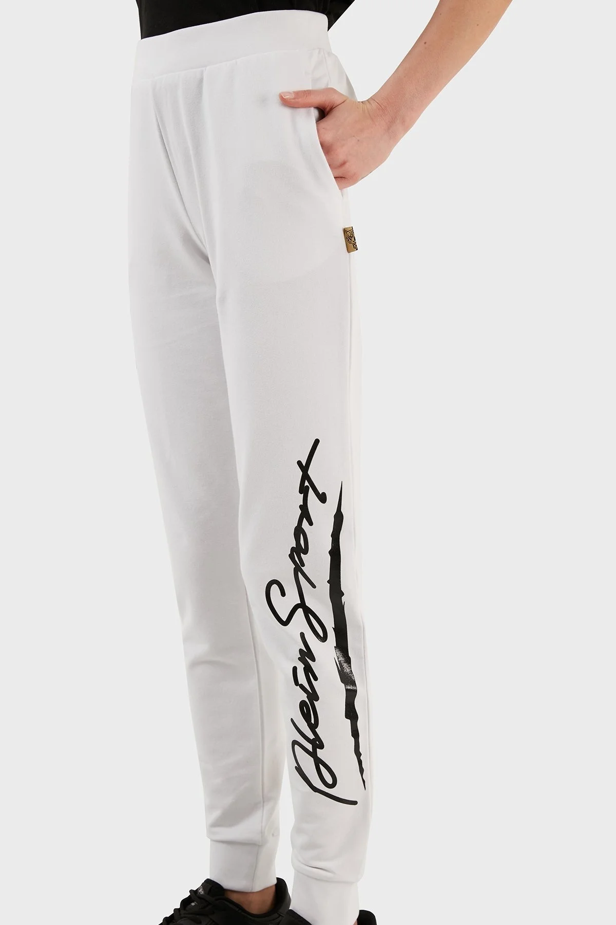 Plein Sport Logolu Kapüşonlu Fermuarlı Dar Kesim Pamuklu Bayan Eşofman Takımı DTKPS000601 BEYAZ - 11