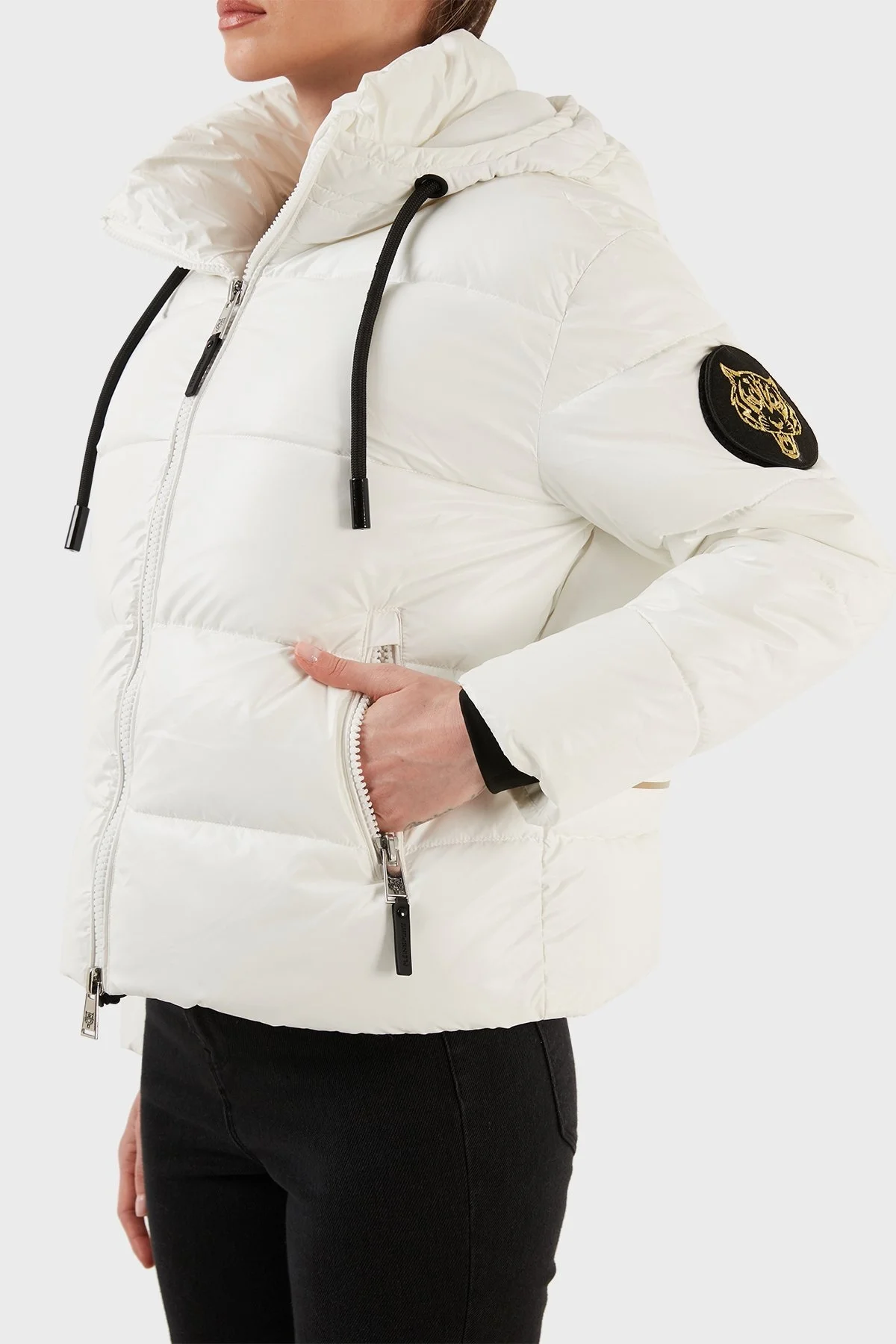 Plein Sport Logolu Kapüşonlu Yalıtımlı Regular Fit Bayan Mont DPPS20101 BEYAZ - 6
