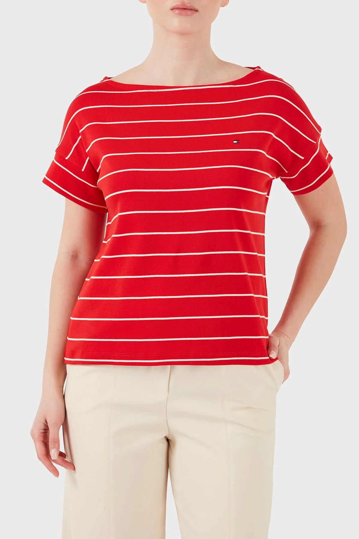 Tommy Hilfiger % 100 Pamuk Çizgili Relaxed Fit Kayık Yaka Kadın T Shirt WW0WW49723 0E4 KIRMIZI - 1
