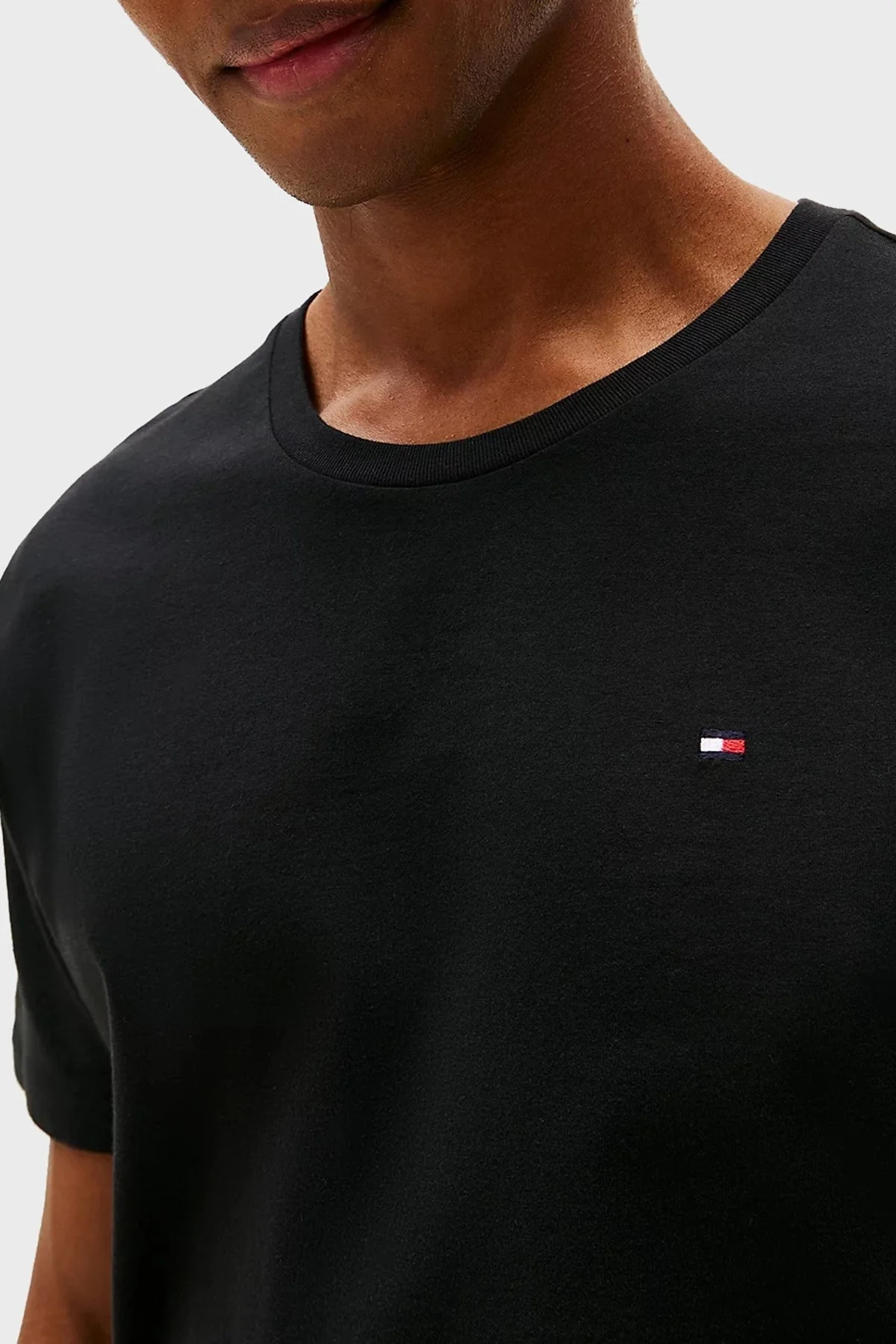 Tommy Hilfiger % 100 Pamuk Regular Fit Bisiklet Yaka 3 Pack Erkek T Shirt UM0UM03379 0SI SİYAH - 9