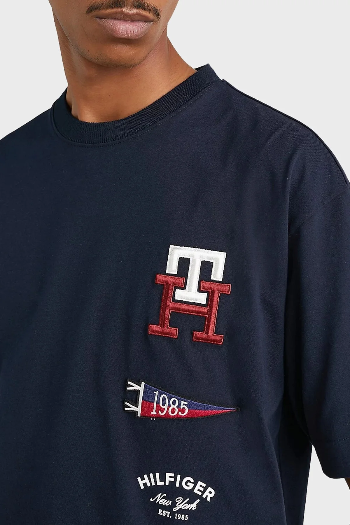 Tommy Hilfiger % 100 Pamuk Regular Fit Bisiklet Yaka Erkek T Shirt MW0MW30042 DW5 LACİVERT - 2