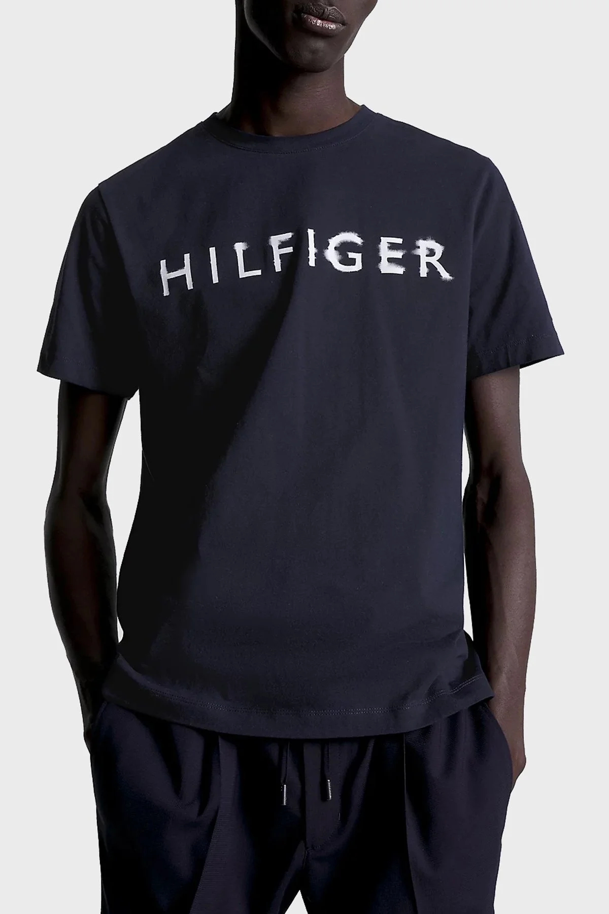 Tommy Hilfiger % 100 Pamuk Regular Fit Bisiklet Yaka Erkek T Shirt MW0MW31518 DW5 LACİVERT - 1