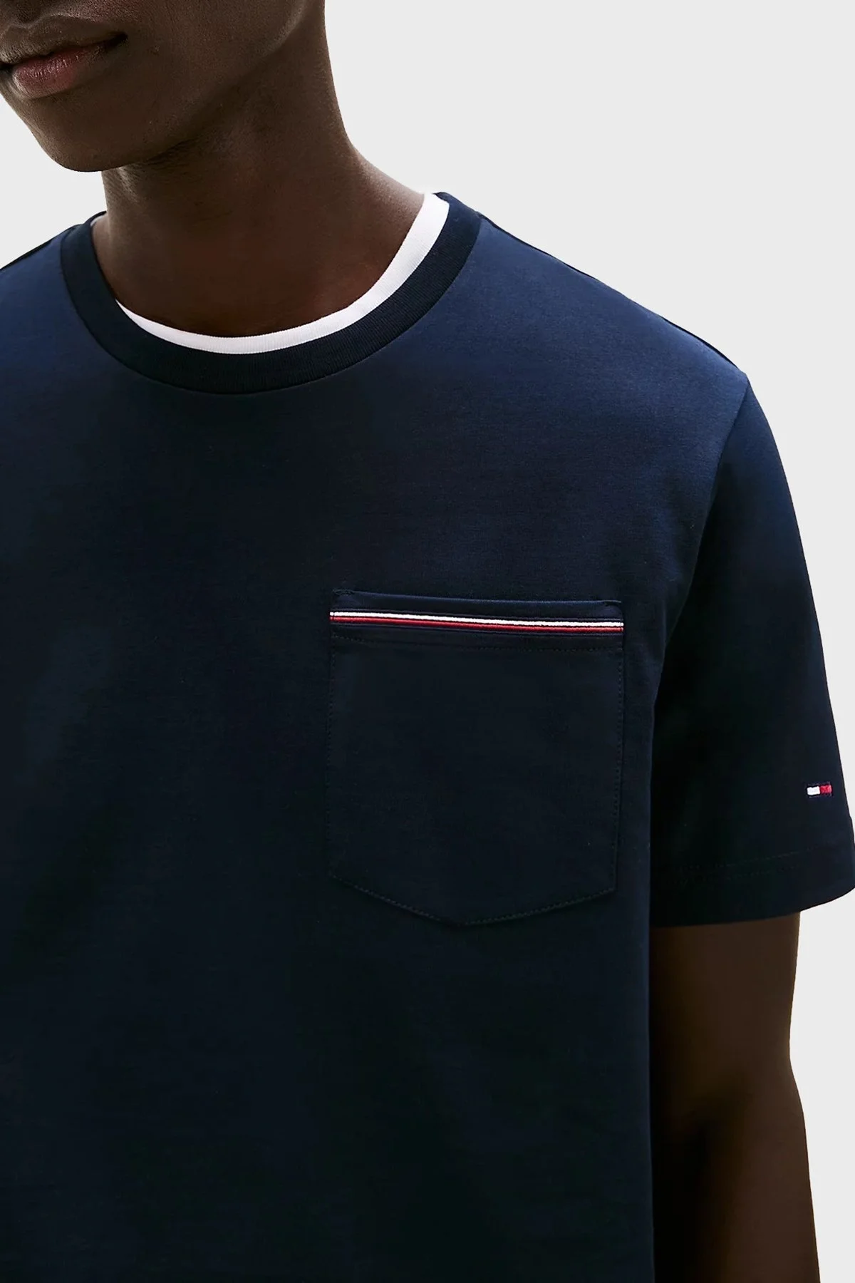 Tommy Hilfiger % 100 Pamuk Regular Fit Bisiklet Yaka Erkek T Shirt MW0MW37452 DW5 LACİVERT - 9