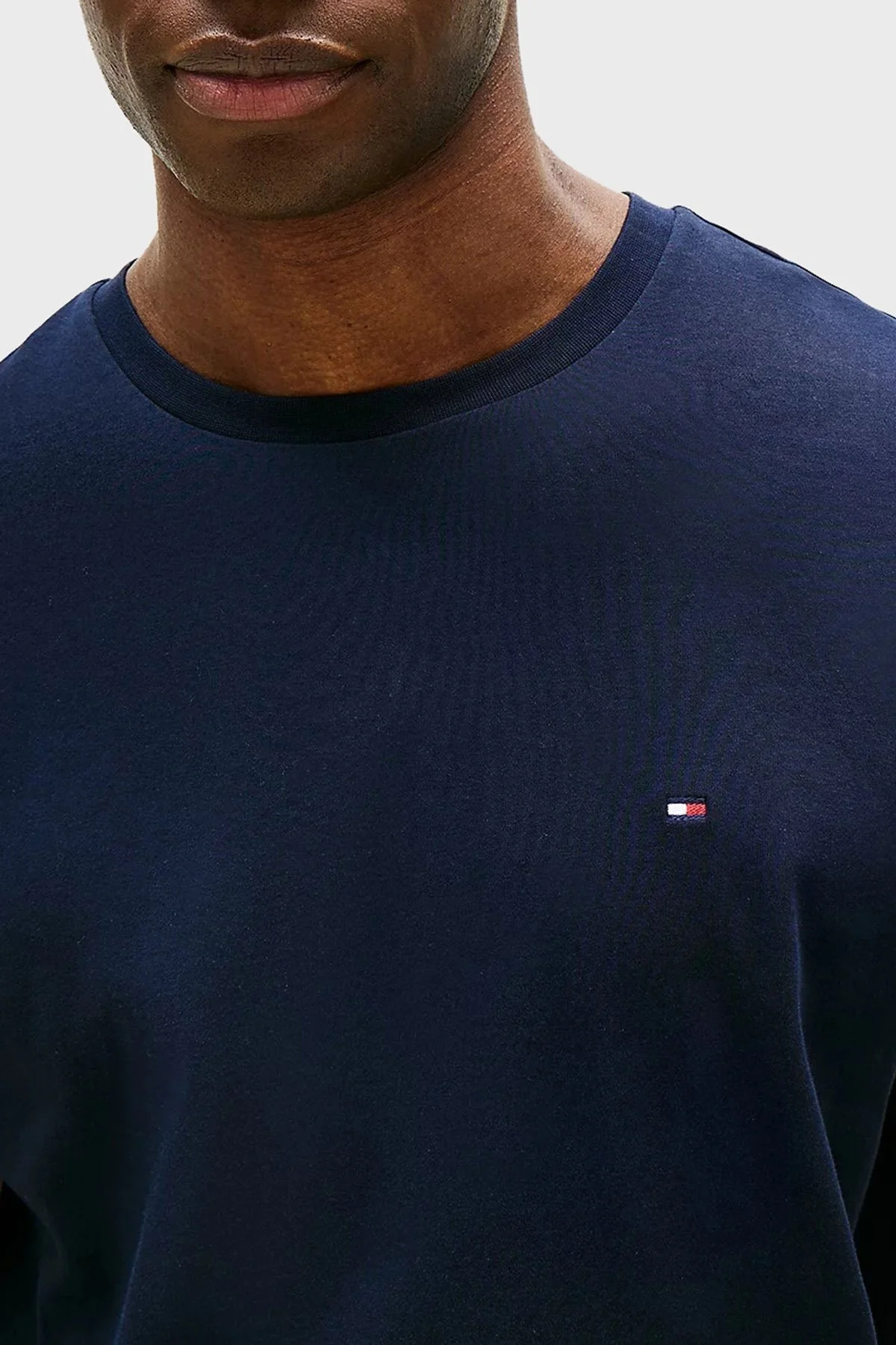 Tommy Hilfiger % 100 Pamuk Regular Fit Bisiklet Yaka Erkek T Shirt MW0MW37508 DW5 LACİVERT - 9