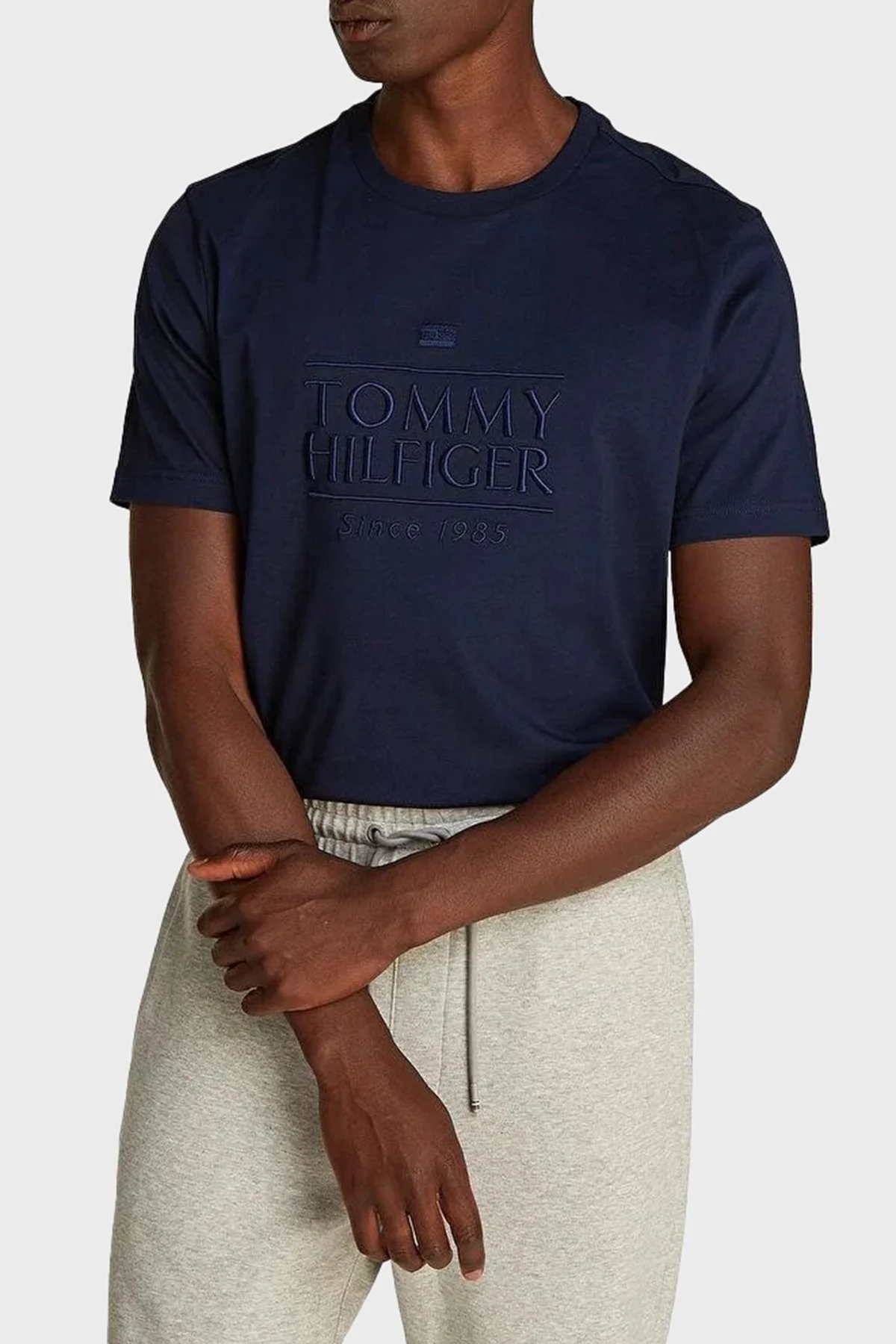 Tommy Hilfiger % 100 Pamuk Regular Fit Bisiklet Yaka Erkek T Shirt MW0MW38620 DW5 LACİVERT - 6