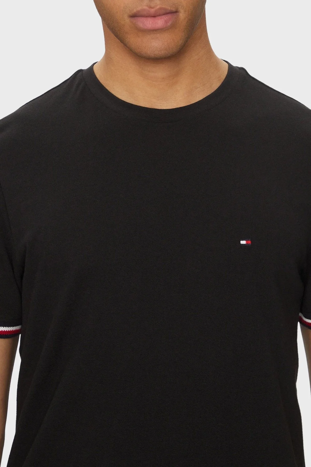 Tommy Hilfiger % 100 Pamuk Regular Fit Bisiklet Yaka Erkek T Shirt MW0MW38630 BDS SİYAH - 9