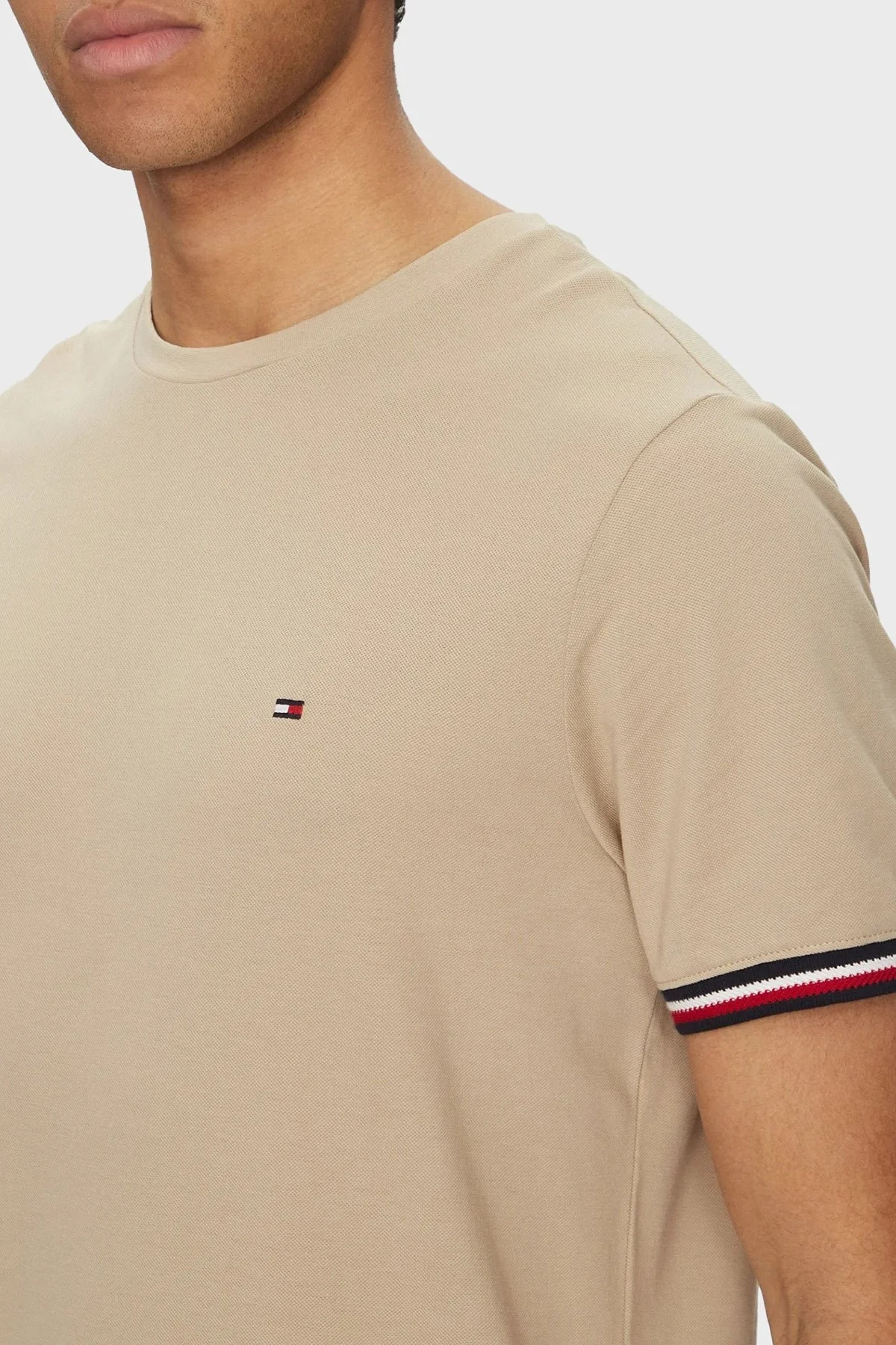 Tommy Hilfiger % 100 Pamuk Regular Fit Bisiklet Yaka Erkek T Shirt MW0MW38630 RBT KUM - 9