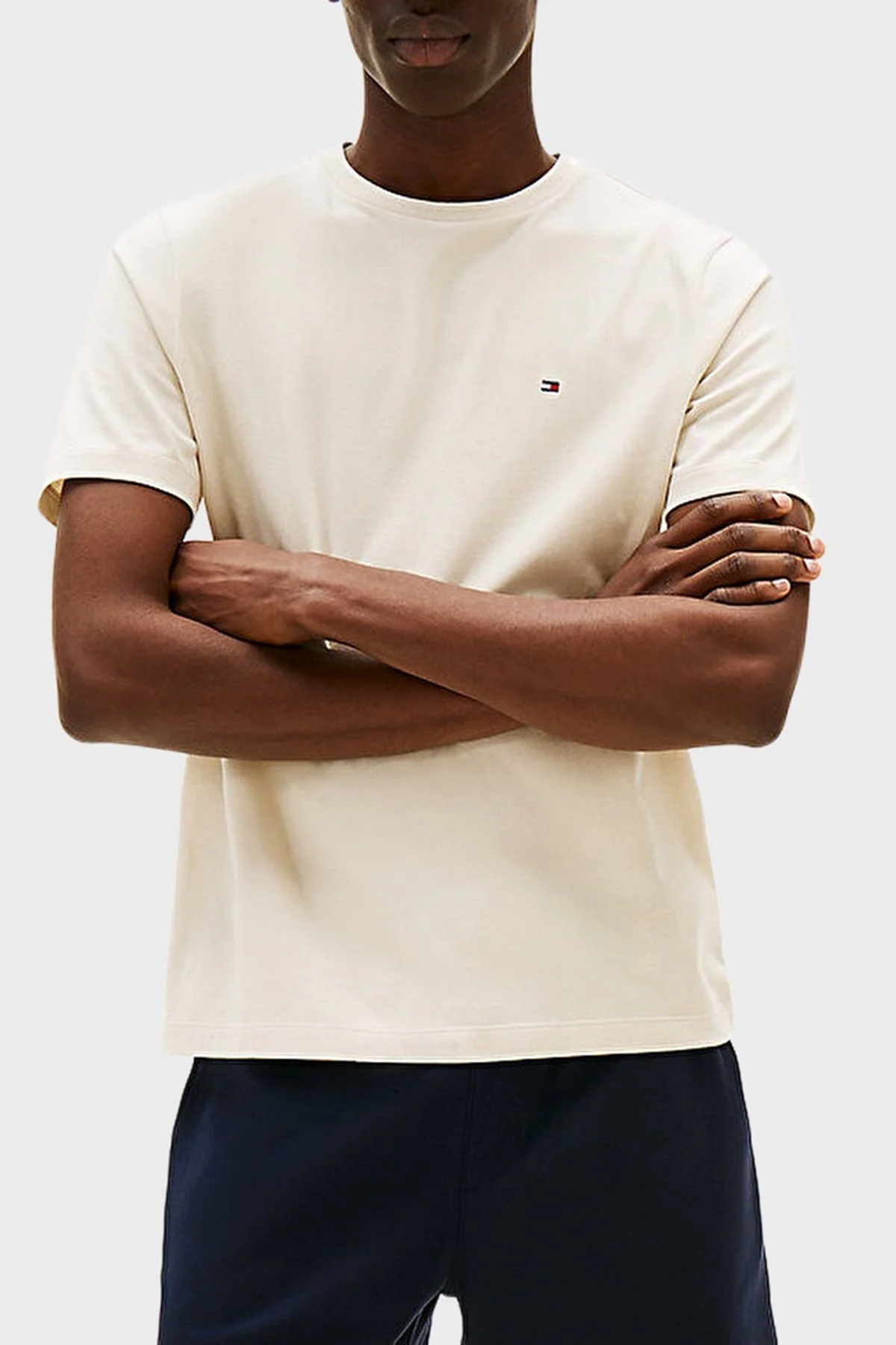 Tommy Hilfiger % 100 Pamuk Regular Fit Bisiklet Yaka Erkek T Shirt MW0MW39995 ACG BEJ - 1