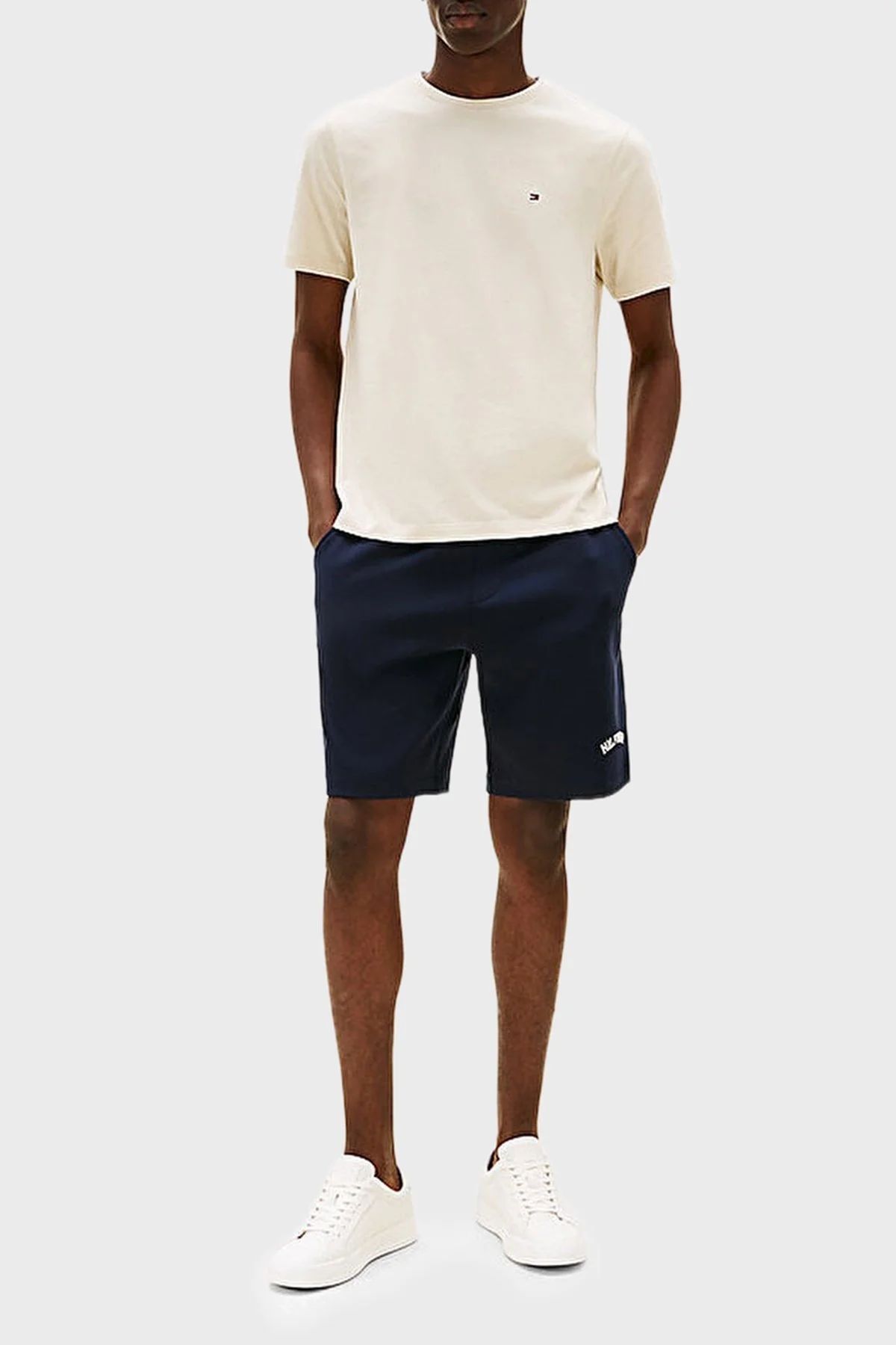 Tommy Hilfiger % 100 Pamuk Regular Fit Bisiklet Yaka Erkek T Shirt MW0MW39995 ACG BEJ - 2