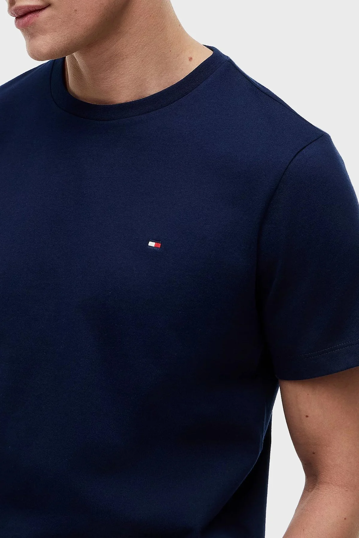 Tommy Hilfiger % 100 Pamuk Regular Fit Bisiklet Yaka Erkek T Shirt MW0MW39995 DCC LACİVERT - 4