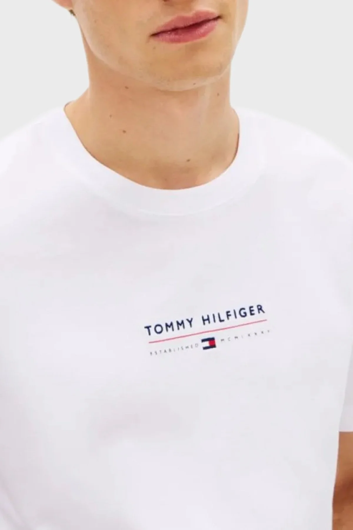 Tommy Hilfiger % 100 Pamuk Regular Fit Bisiklet Yaka Erkek T Shirt MW0MW42363 YBR BEYAZ - 2