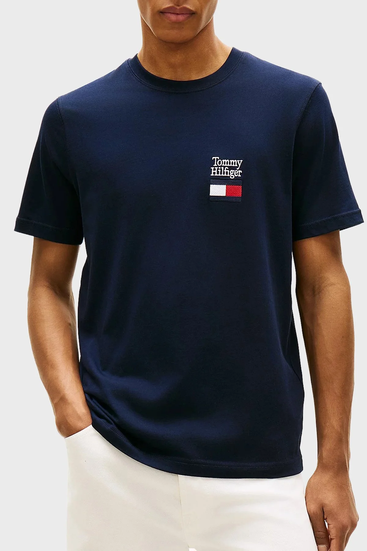 Tommy Hilfiger % 100 Pamuk Regular Fit Bisiklet Yaka Erkek T Shirt MW0MW42367 DW5 LACİVERT - 1