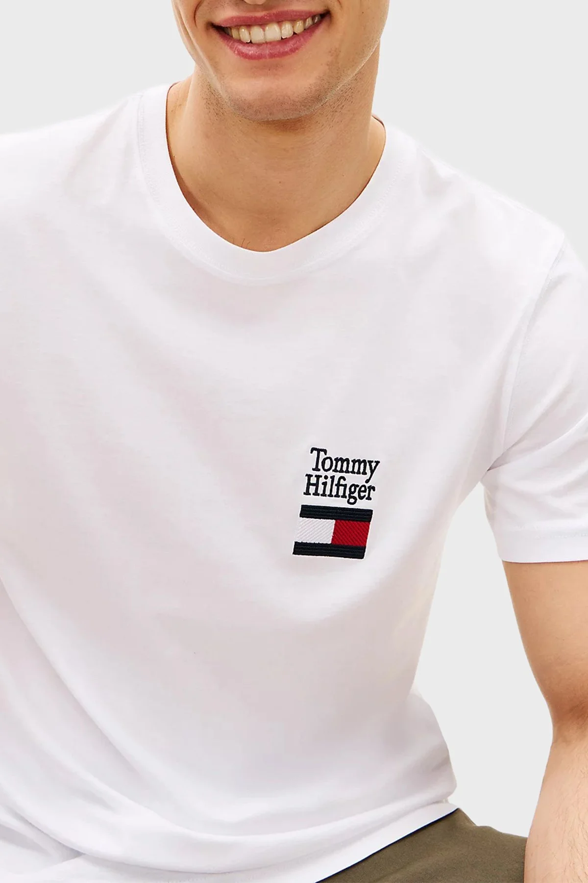 Tommy Hilfiger % 100 Pamuk Regular Fit Bisiklet Yaka Erkek T Shirt MW0MW42367 YBR BEYAZ - 4