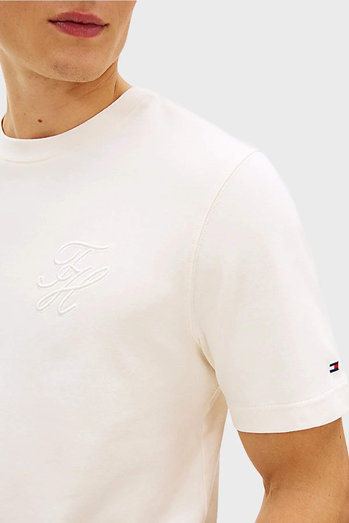 Tommy Hilfiger % 100 Pamuk Regular Fit Bisiklet Yaka Erkek T Shirt MW0MW42391 Z00 AÇIK BEJ - 3