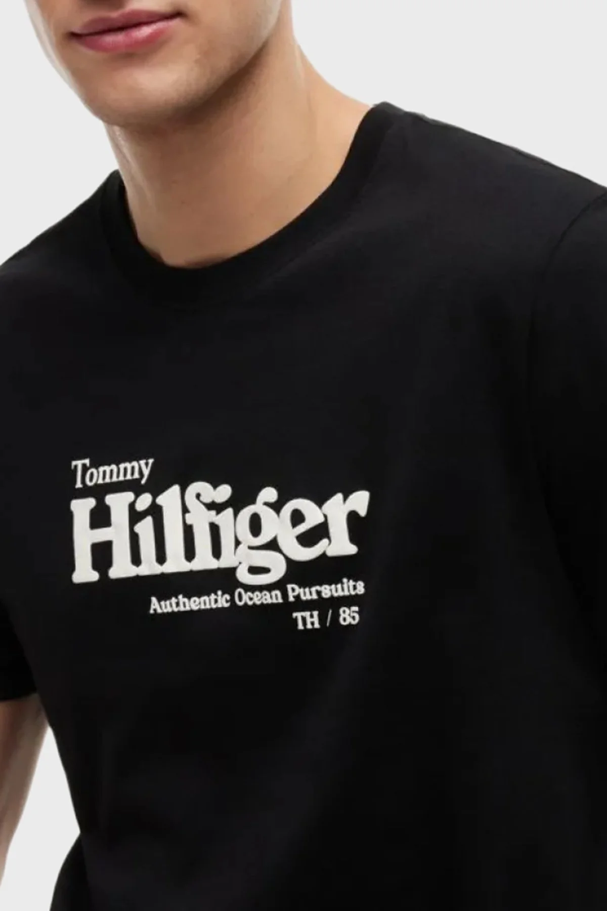 Tommy Hilfiger % 100 Pamuk Regular Fit Bisiklet Yaka Erkek T Shirt MW0MW43448 BDS Siyah - 4