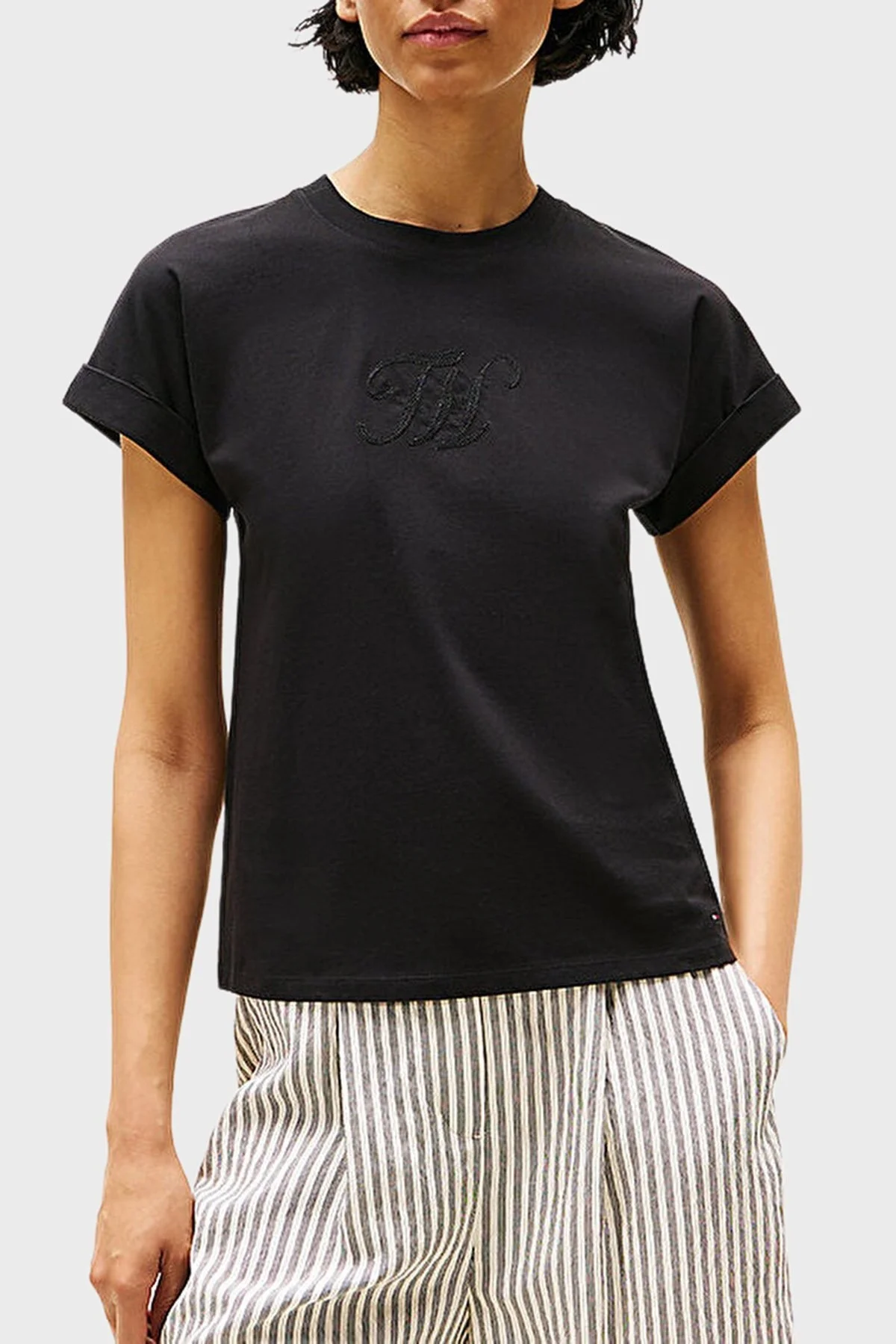 Tommy Hilfiger % 100 Pamuk Regular Fit Bisiklet Yaka Logolu Bayan T Shirt WW0WW47157 BDS SİYAH - 1