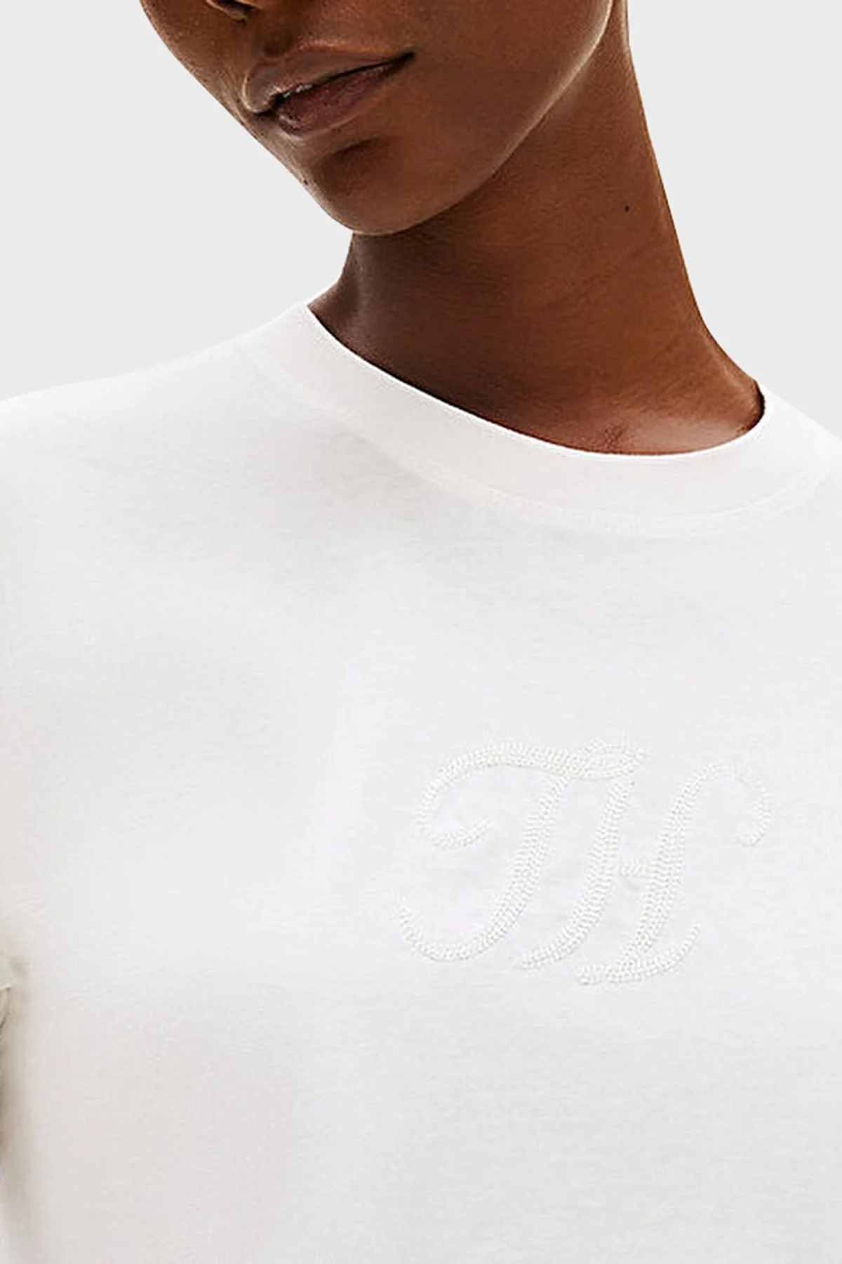 Tommy Hilfiger % 100 Pamuk Regular Fit Bisiklet Yaka Logolu Bayan T Shirt WW0WW47157 YBL BEYAZ - 5