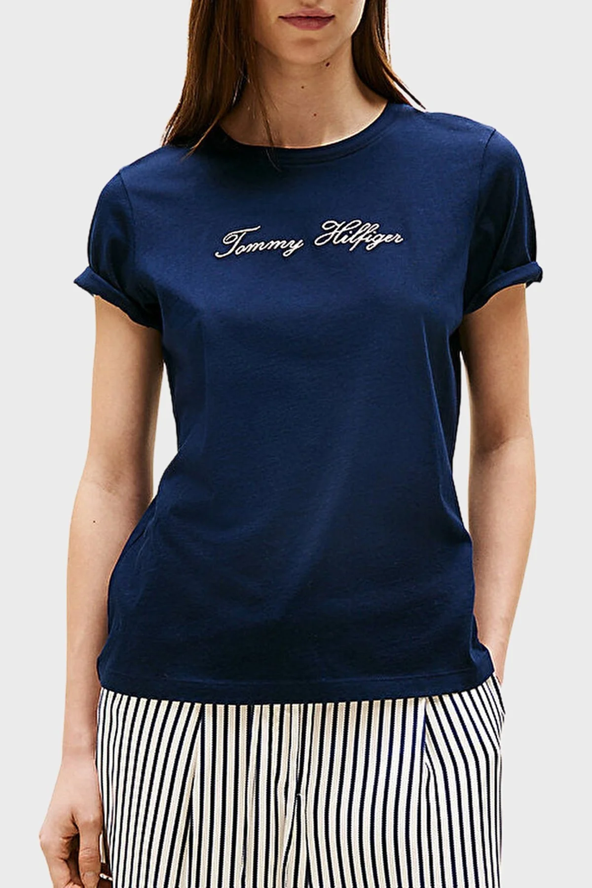 Tommy Hilfiger % 100 Pamuk Regular Fit Bisiklet Yaka Logolu Bayan T Shirt WW0WW47210 C1G LACİVERT - 1