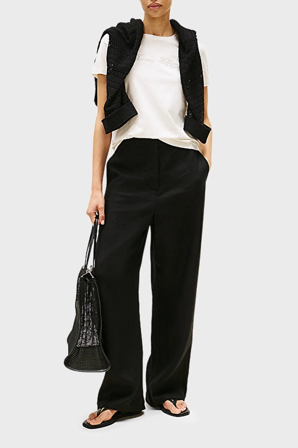 Tommy Hilfiger % 100 Pamuk Regular Fit Bisiklet Yaka Logolu Bayan T Shirt WW0WW47210 YA8 BEYAZ - 2