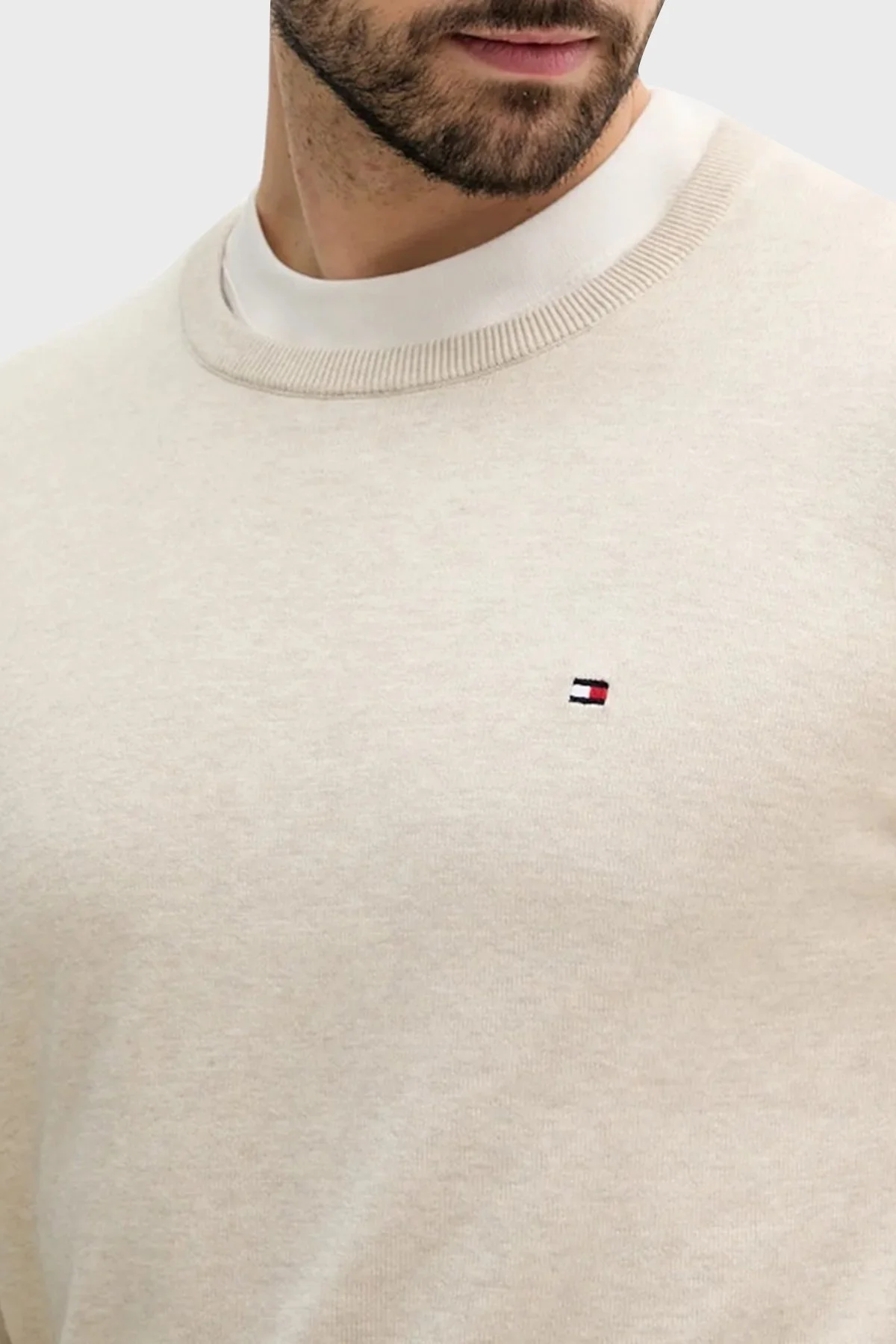 Tommy Hilfiger % 100 Pamuk Regular Fit Bisiklet Yaka Logolu Erkek Kazak MW0MW39999 HGF BEJ - 5