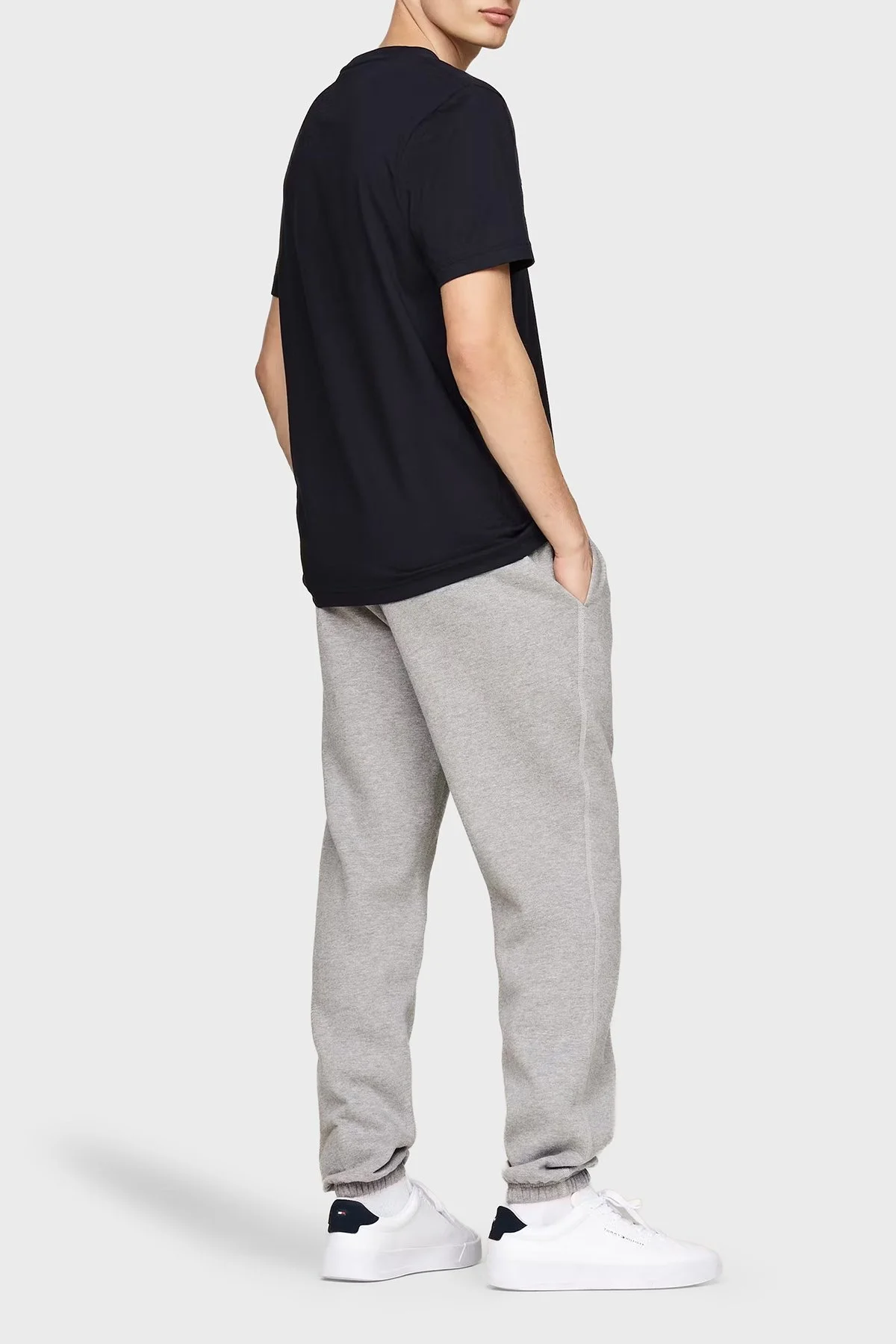 Tommy Hilfiger % 100 Pamuk Regular Fit Bisiklet Yaka Logolu Erkek T Shirt MW0MW36498 BDS SİYAH - 8