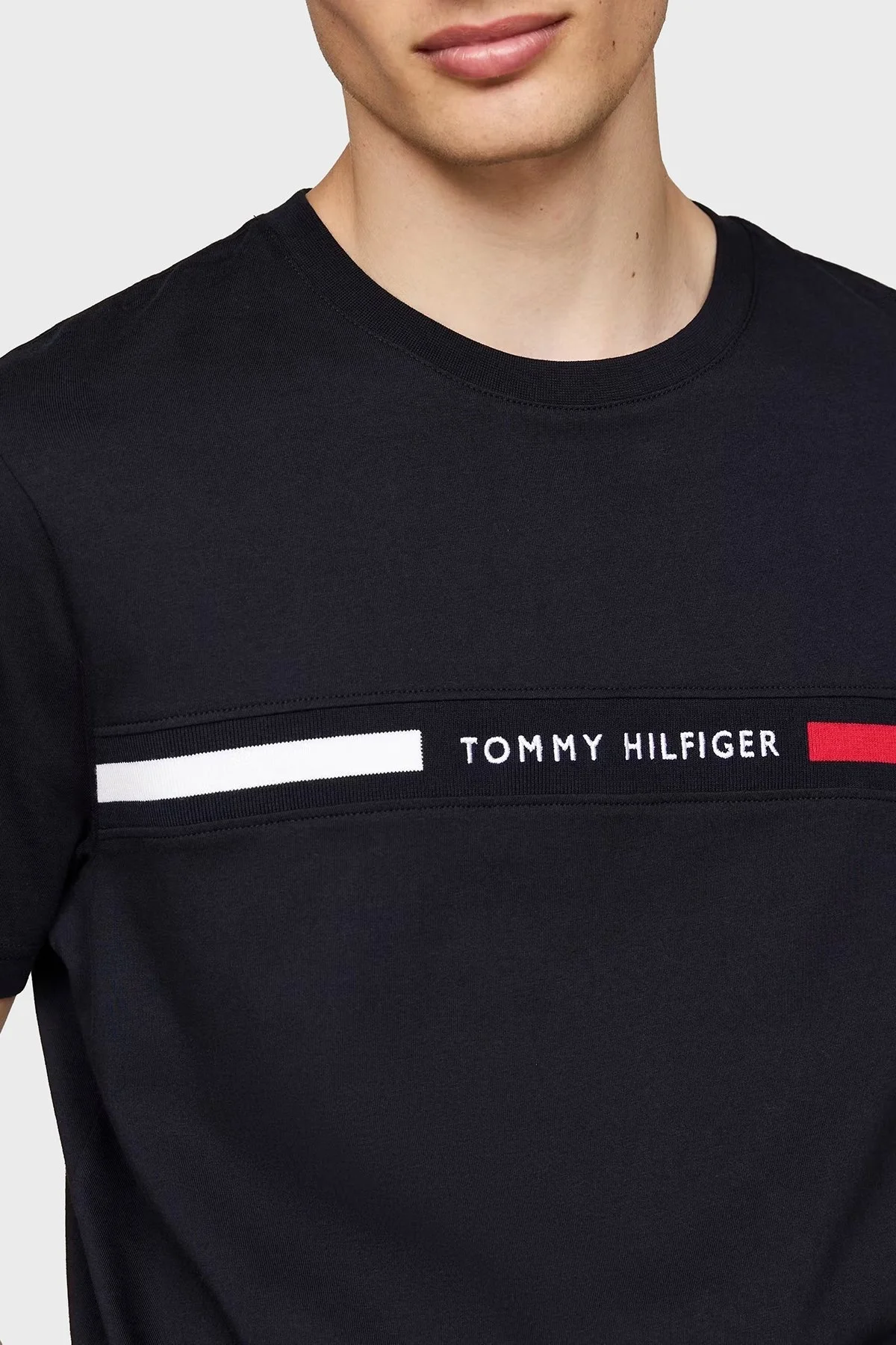 Tommy Hilfiger % 100 Pamuk Regular Fit Bisiklet Yaka Logolu Erkek T Shirt MW0MW36498 BDS SİYAH - 9