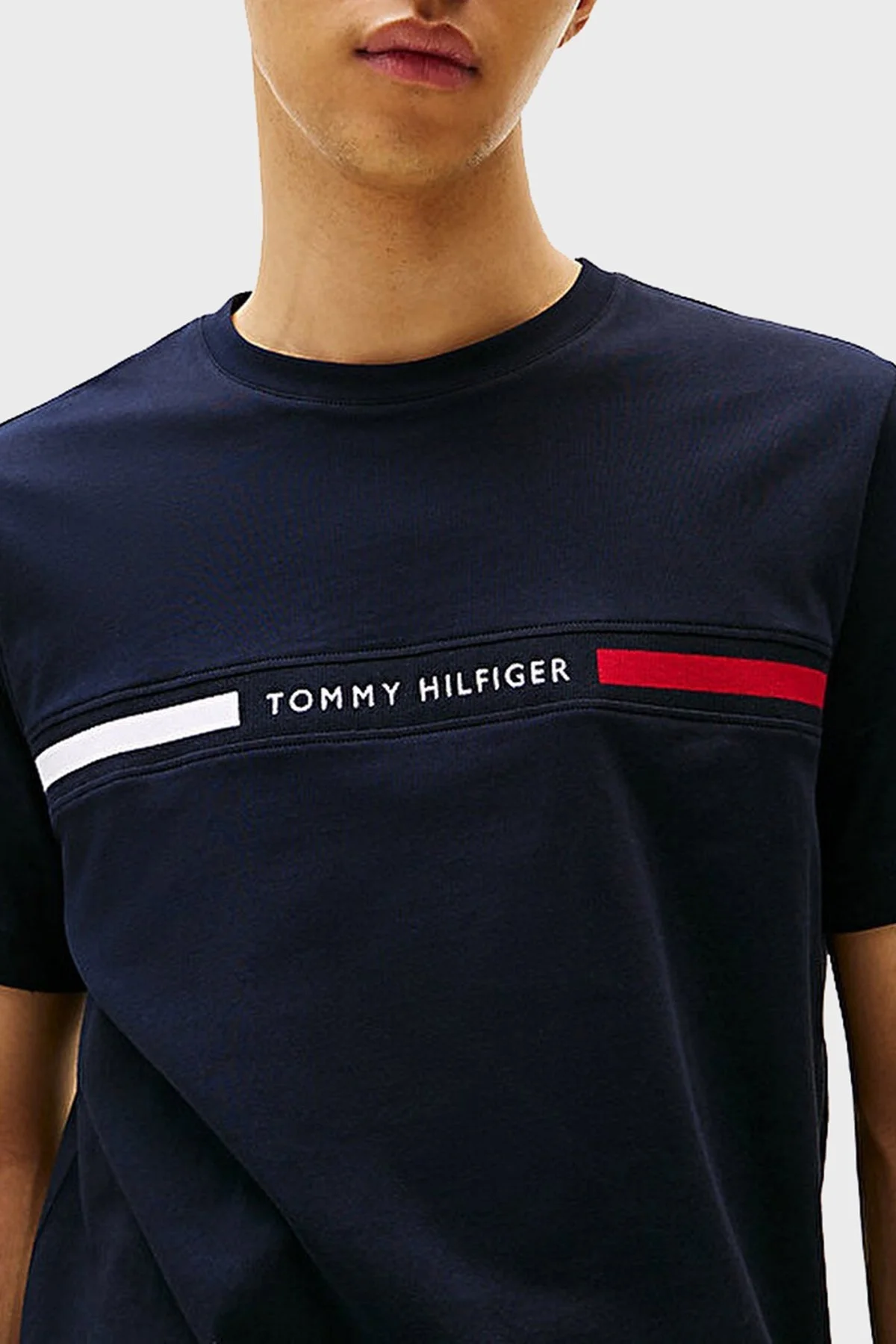 Tommy Hilfiger % 100 Pamuk Regular Fit Bisiklet Yaka Logolu Erkek T Shirt MW0MW36498 DW5 LACİVERT - 4