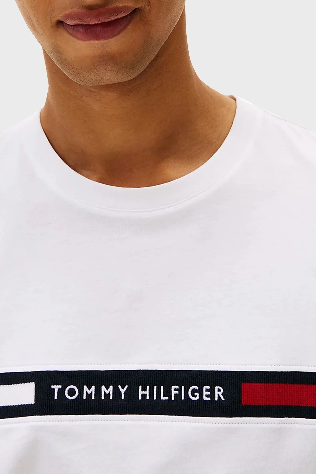 Tommy Hilfiger % 100 Pamuk Regular Fit Bisiklet Yaka Logolu Erkek T Shirt MW0MW36498 YBR BEYAZ - 9