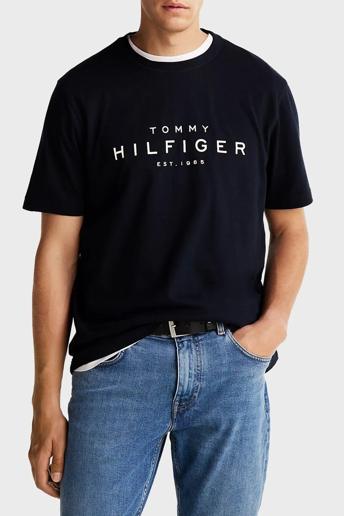 Tommy Hilfiger % 100 Pamuk Regular Fit Bisiklet Yaka Logolu Erkek T Shirt MW0MW37448 DW5 LACİVERT - 6