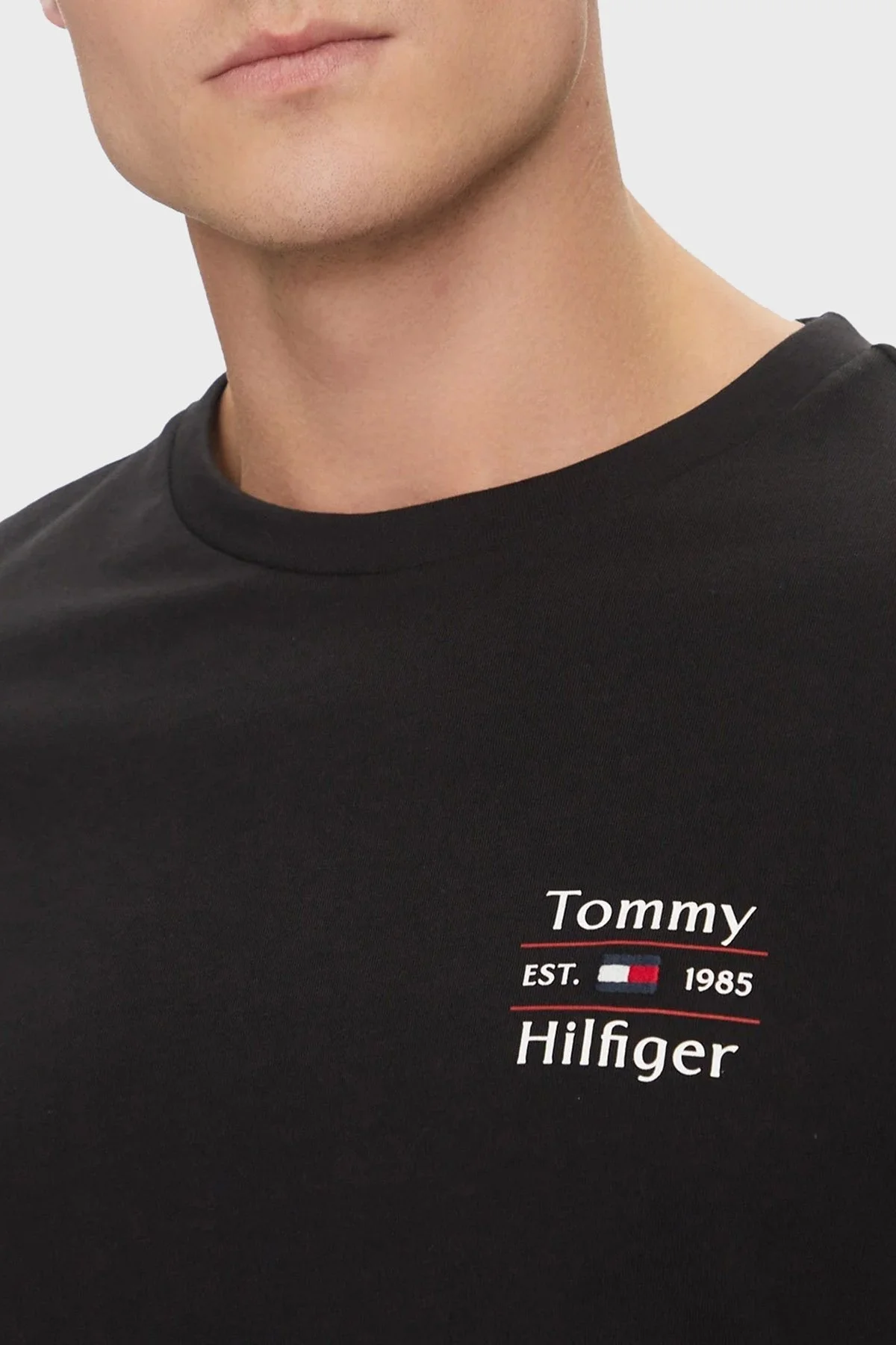 Tommy Hilfiger % 100 Pamuk Regular Fit Bisiklet Yaka Logolu Erkek T Shirt MW0MW38622 BDS SİYAH - 8