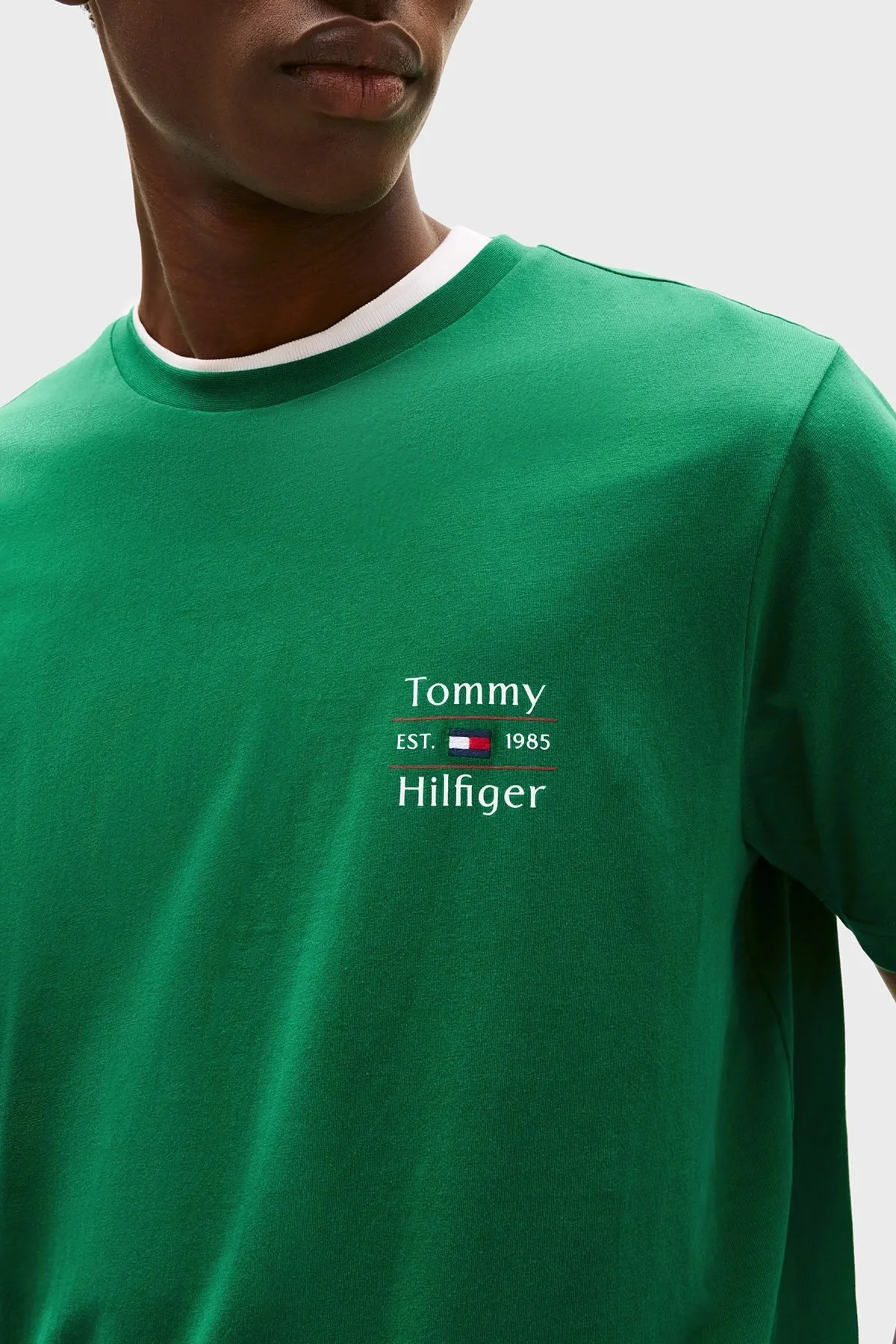 Tommy Hilfiger % 100 Pamuk Regular Fit Bisiklet Yaka Logolu Erkek T Shirt MW0MW38622 L4F YEŞİL - 6